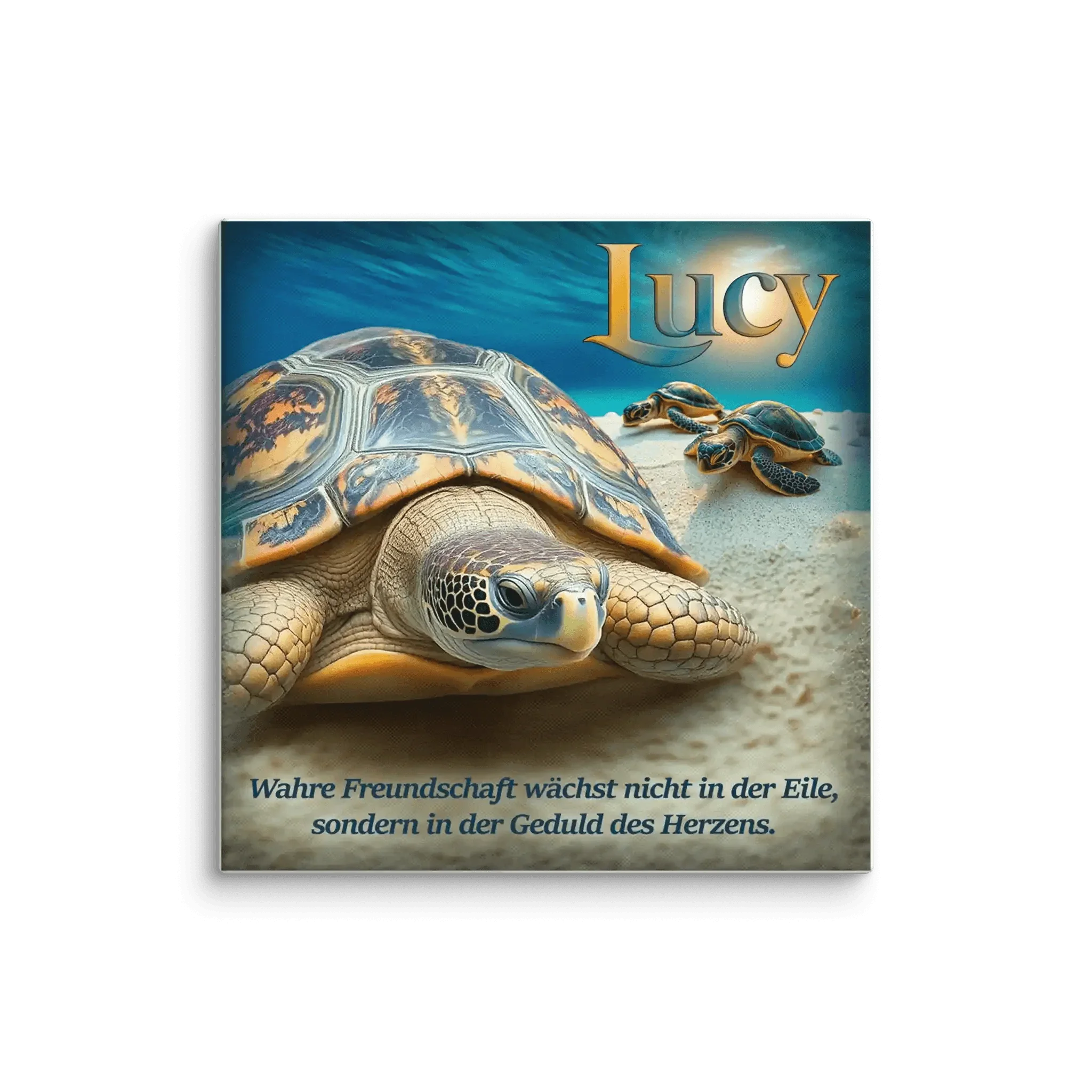 Leinwandbild Schildkröte am Strand, Name Lucy, Spruch über Freundschaft, Meer und Sand