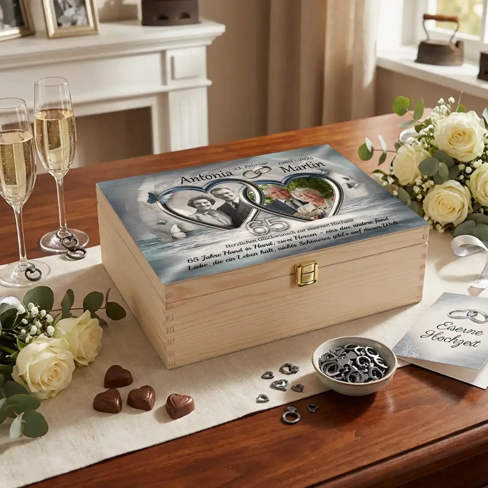 Geschenk zur Eisernen Hochzeit - personalisierte Holzbox mit Foto von damals und heute zum 65. Hochzeitstag. Antonia und Martin