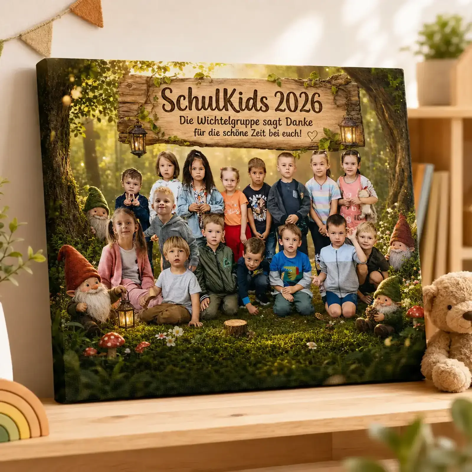 Abschiedsgeschenk zum Kindergartenabschied - Leinwand mit Gruppenfoto der Wichtelgruppe als Danke an die Erzieherinnen und Erzieher. Mit Fotos der Kinder in passende Szene zum Gruppennamen.