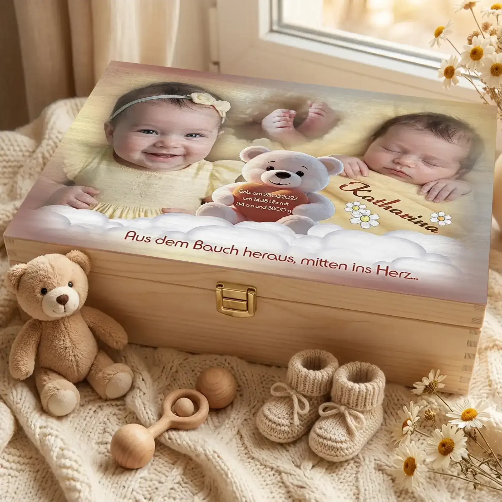 Diese liebevoll gestaltete Holzbox ist ein personalisiertes Geschenk zur Taufe und bewahrt ein Foto des Kindes als Erinnerung. Ideales Taufgeschenk für Paten, Großeltern,Freunde.