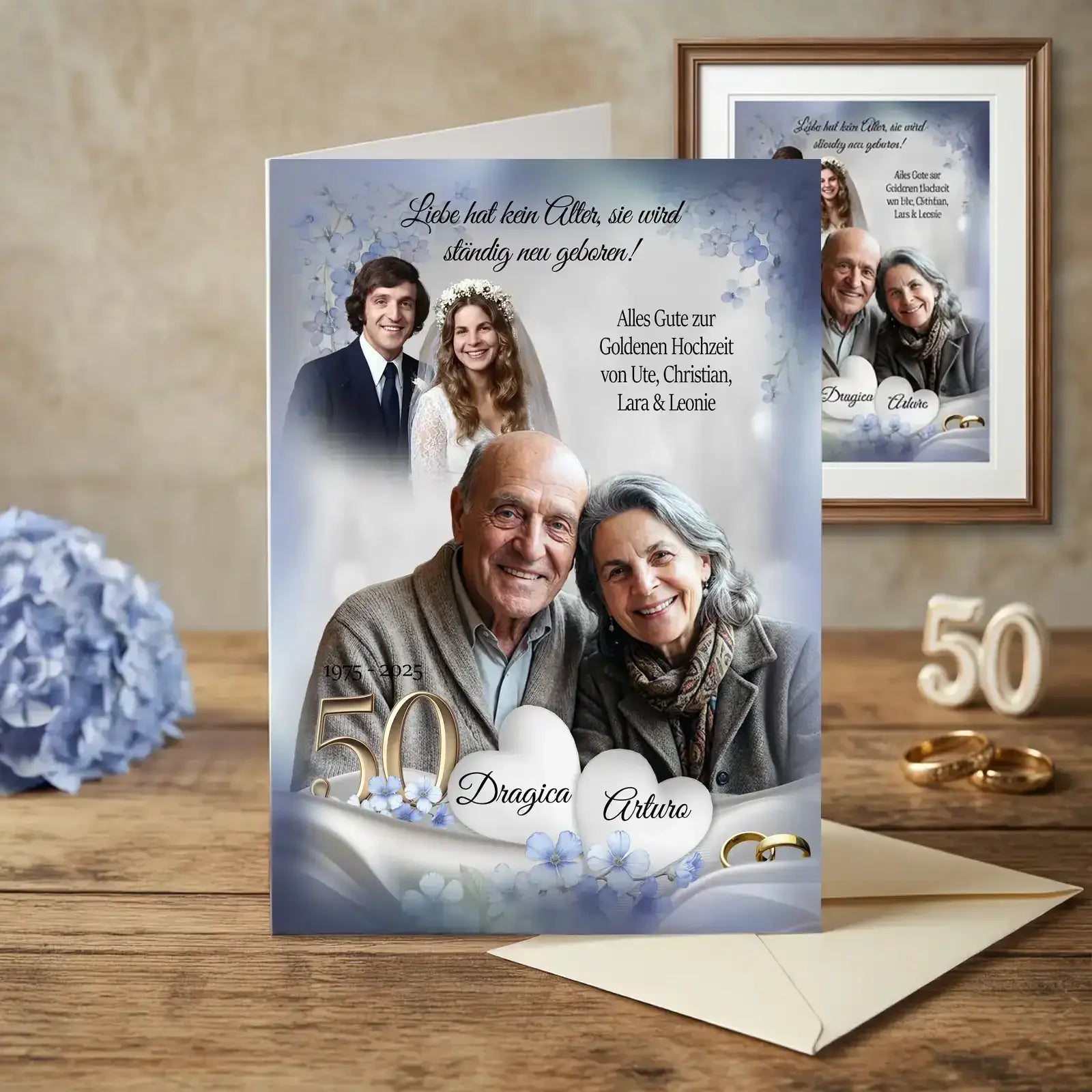 Personalisierte Karte zur Goldenen Hochzeit in Blau mit zwei Fotos – plus passendem Wandbild, sodass aus einem Geschenk zwei werden. Exklusives Geschenk zum 50. Hochzeitstag.