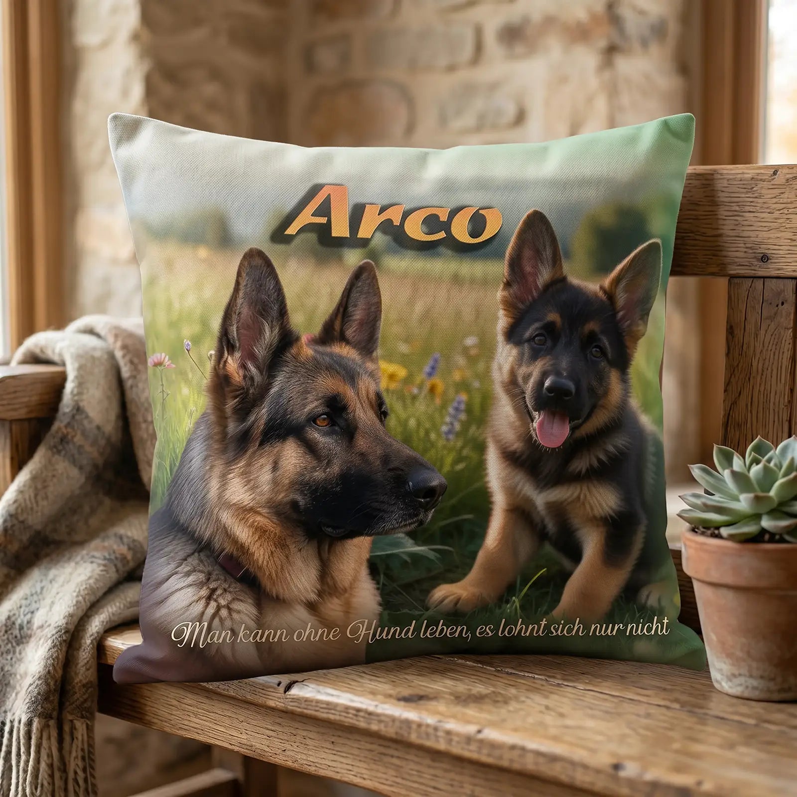 Personalisiertes Kissen mit Hund Arco als Welpe und heute auf zwei Hundebildern und Spruch als Geschenk für Tierfreunde