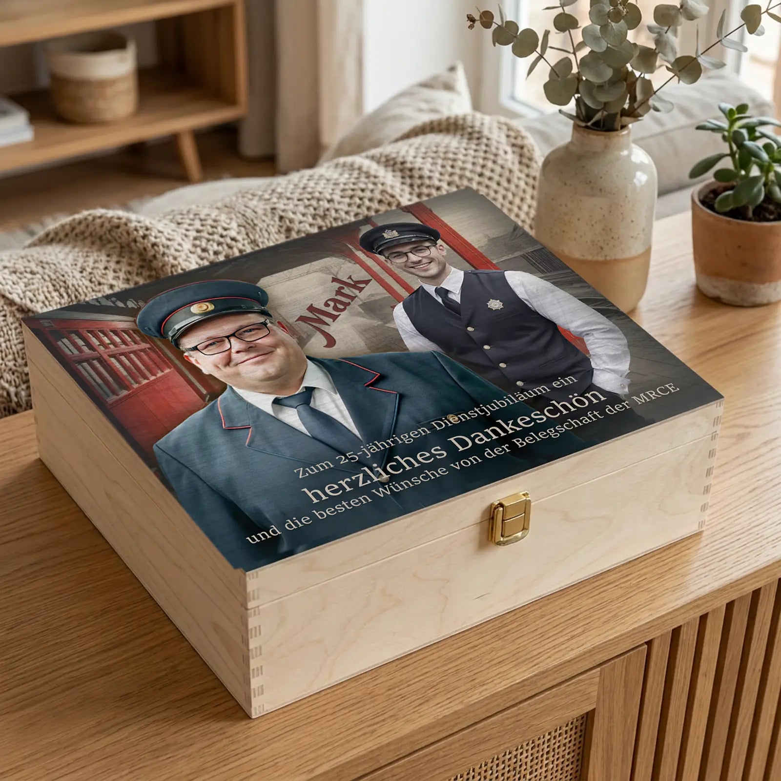 Holzbox mit Foto und Name, personalisiert als exklusives Geschenk für alle Anlässe