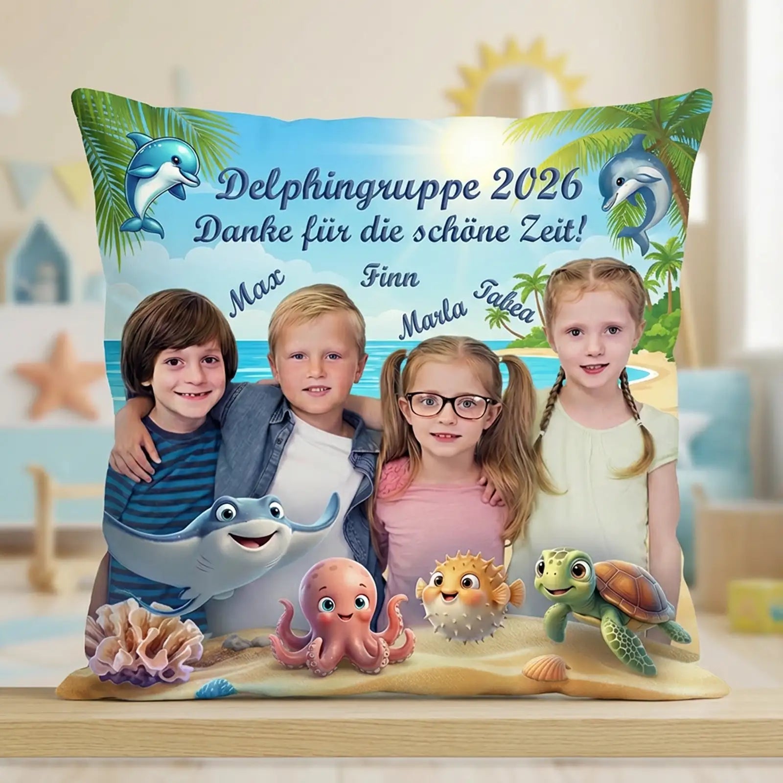 Geschenk zum Kindergarten-Abschied – Fotokissen mit Gruppenfoto und Namen der Kinder. Ein persönliches Erinnerungsstück.