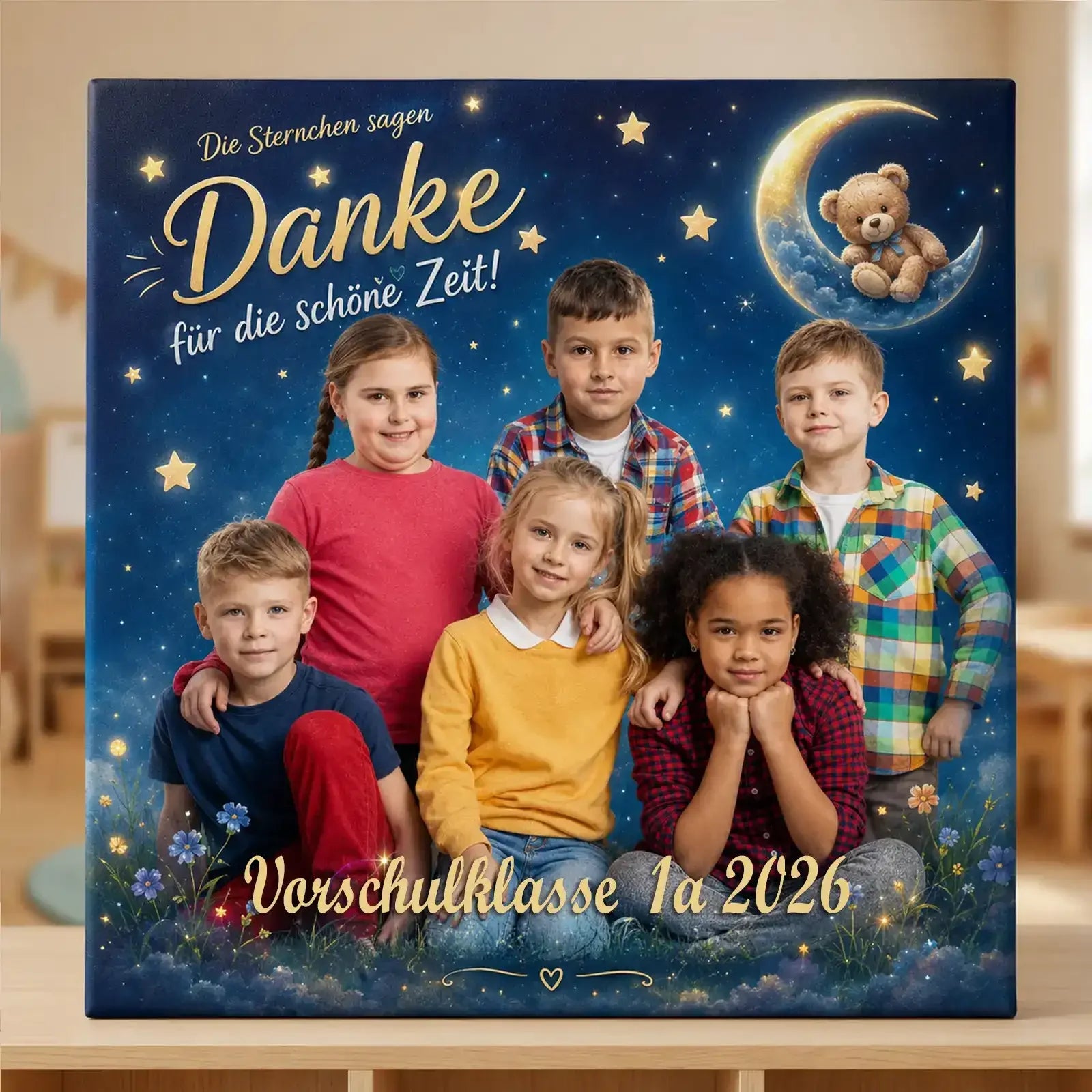 Kindergruppenfoto Sternengrupp auf Leinwand mit blauem Weltraum-Hintergrund, Sternen als Abschiedsgeschenk.