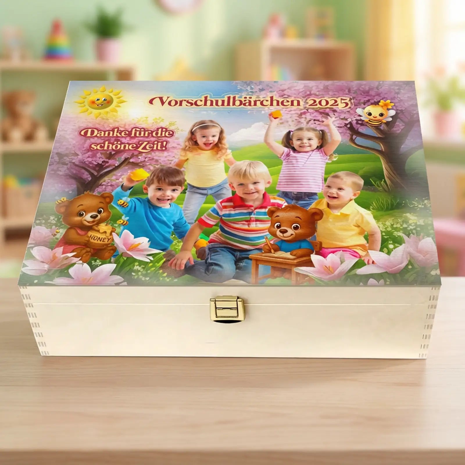 Geschenk Holzbox mit Gruppenfoto von Kindern, ideal als Erinnerungsstück für Kita und Schule.