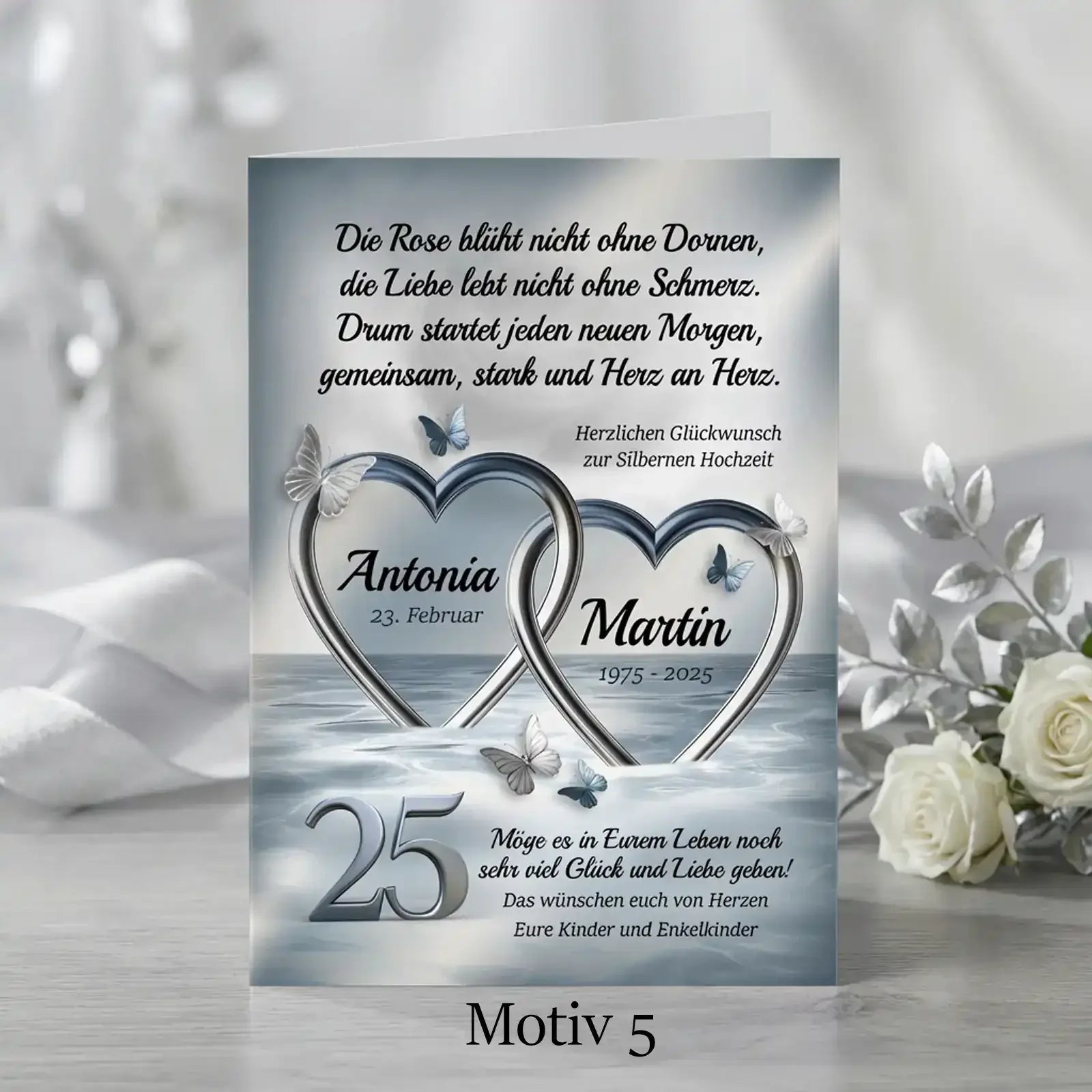 Diese Glückwunschkarte ist ein personalisiertes Geschenk zur Silberhochzeit und würdigt den 25. Hochzeitstag mit Namen.