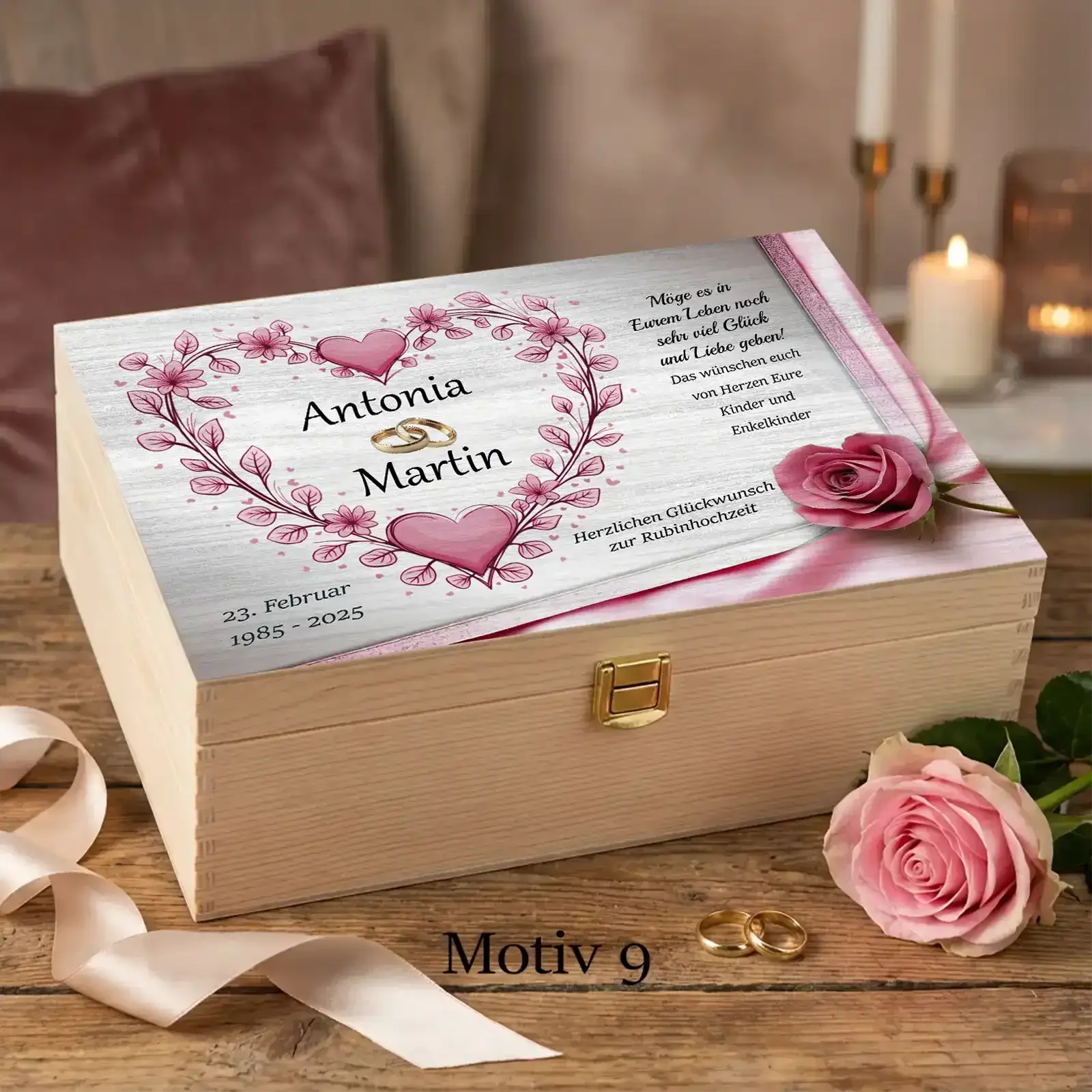 Eine besondere Holzbox als personalisiertes Geschenk zur Rubinhochzeit, passend zum 40. Hochzeitstag mit einzigartigem Design.