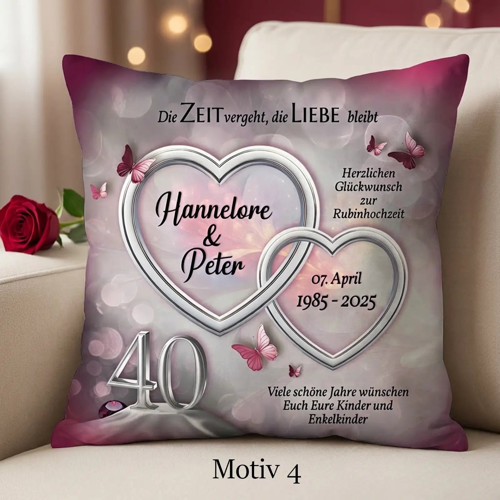 Geschenk zum 40. Hochzeitstag. Personalisiertes Kissen zur Rubinhochzeit mit individuellem Motiv, Namen und Datum.