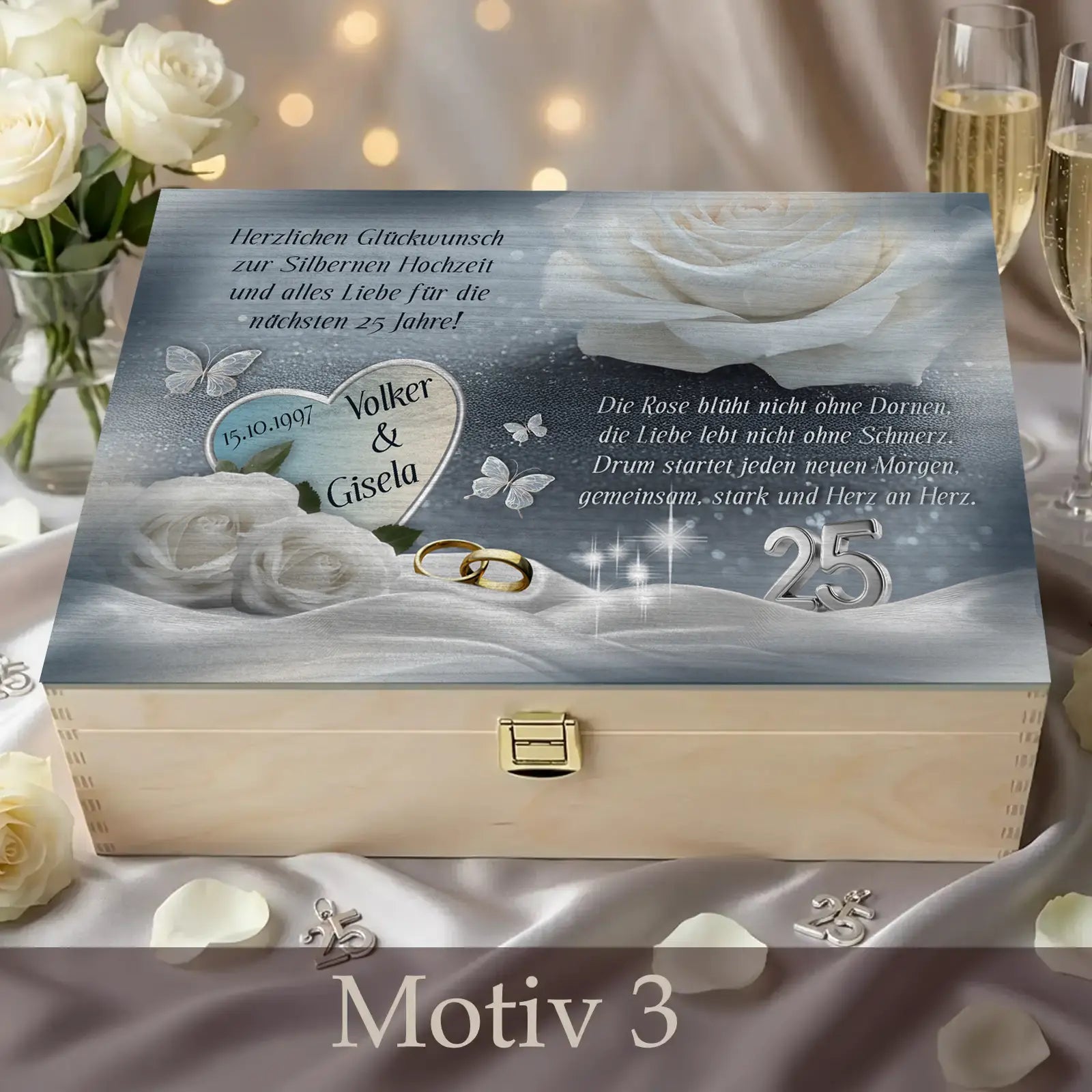 Eine bezaubernde Holzbox als personalisiertes Geschenk zur silbernen Hochzeit für den 25. Hochzeitstag mit individuellem Design.