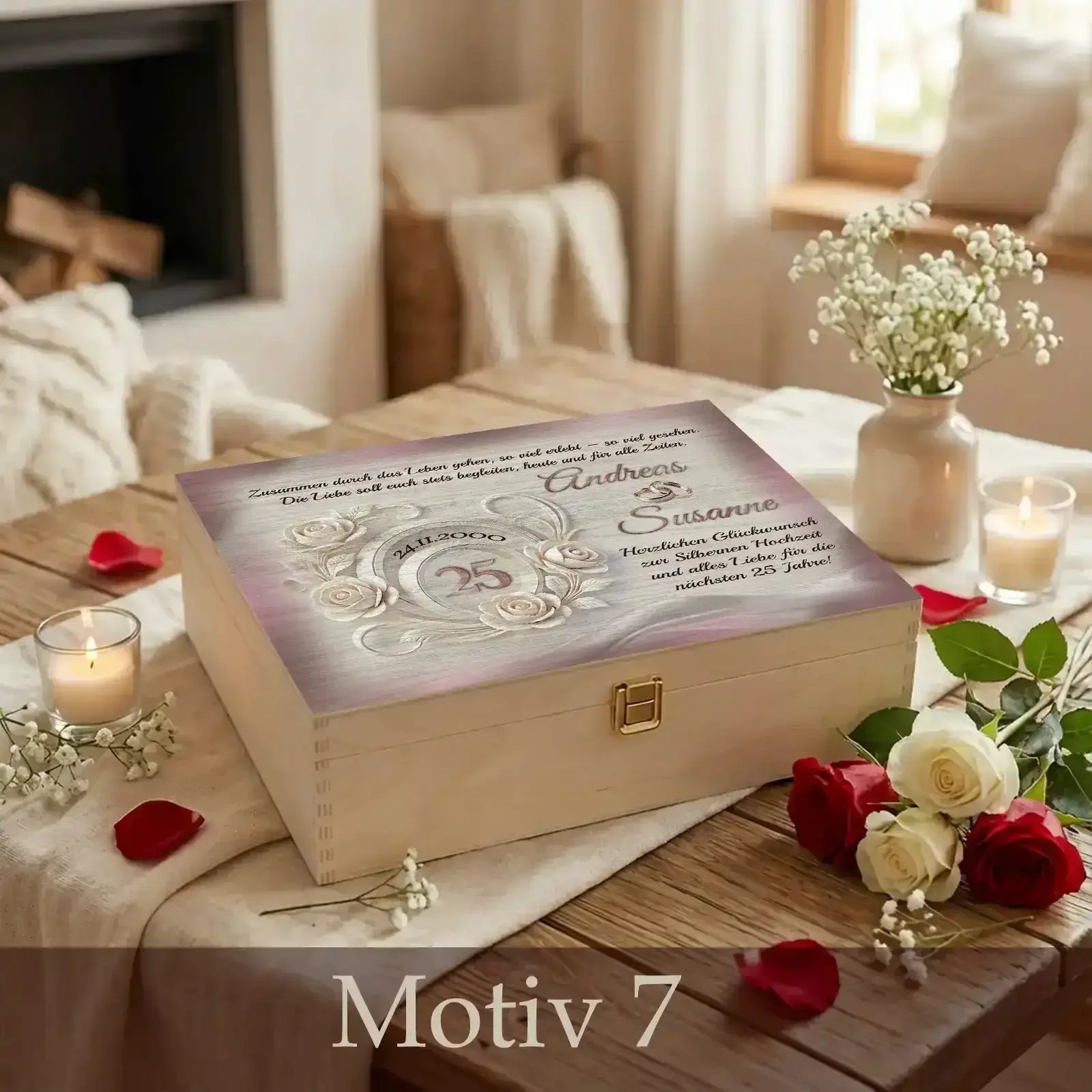 Eine individuell gestaltete Holzbox als personalisiertes Geschenk zur silbernen Hochzeit für den 25. Hochzeitstag mit stilvollem Motiv.
