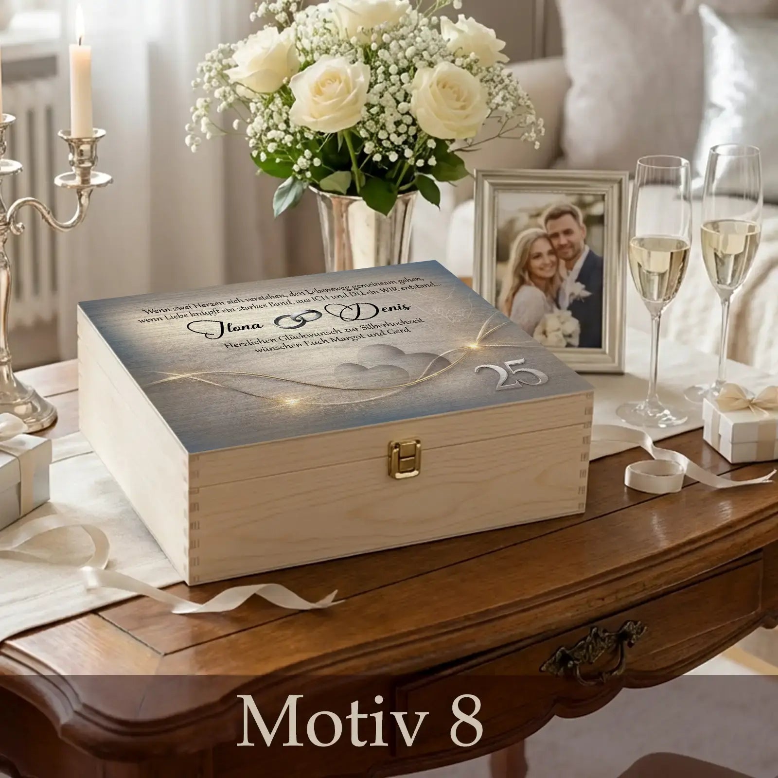 Diese liebevoll gestaltete Holzbox ist ein personalisiertes Geschenk zur Silberhochzeit und würdigt den 25. Hochzeitstag.