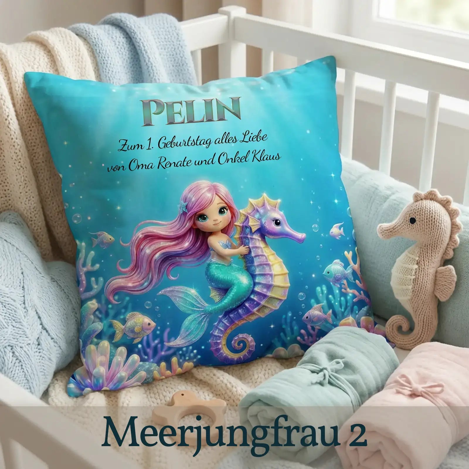 Geschenk zur Taufe. Personalisiertes Kissen mit Nixe-Motiv, Namen des Babys, Spruch und Datum.