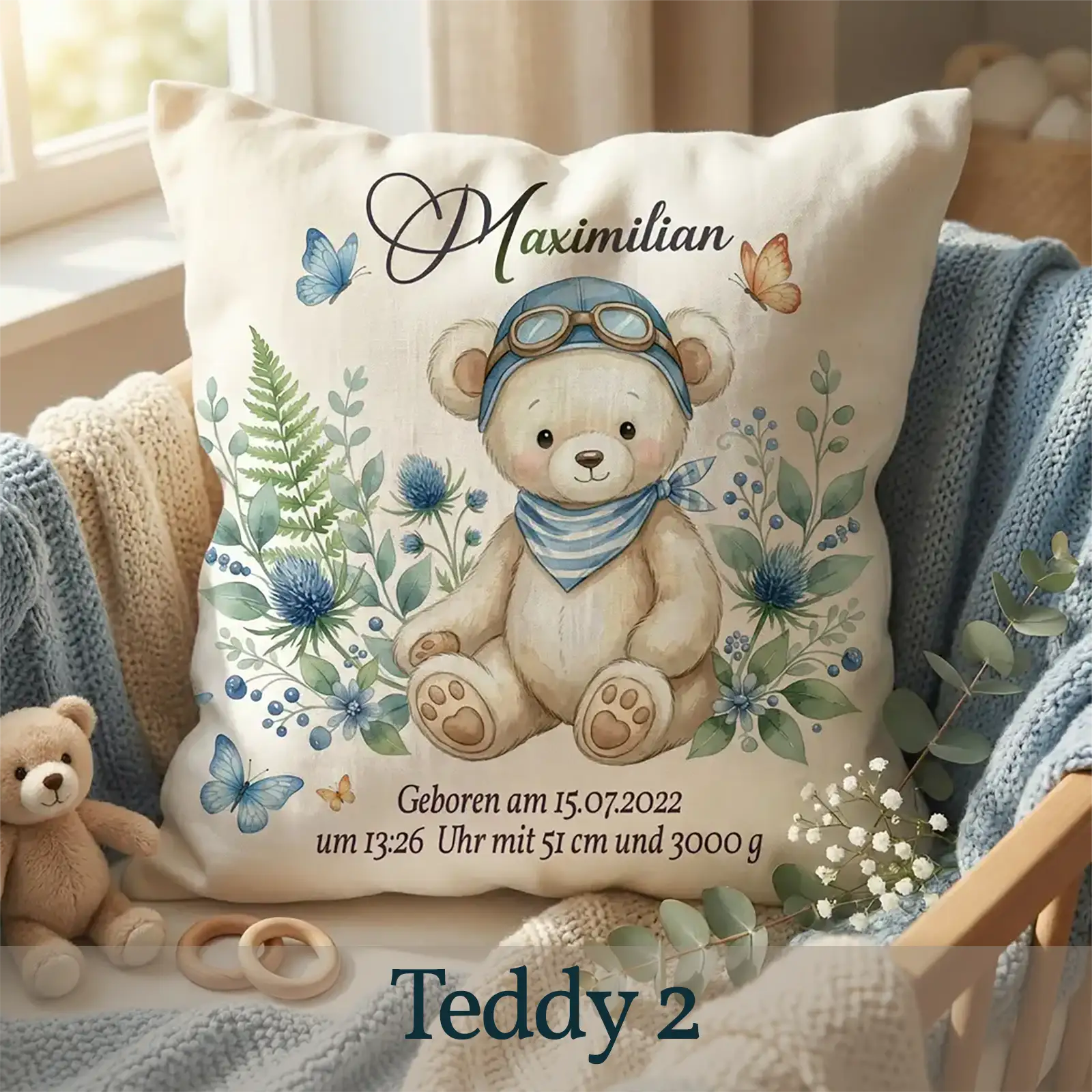 Geschenk zur Taufe. Personalisiertes Kissen mit Teddybär-Motiv, Namen des Babys, Spruch und Datum.
