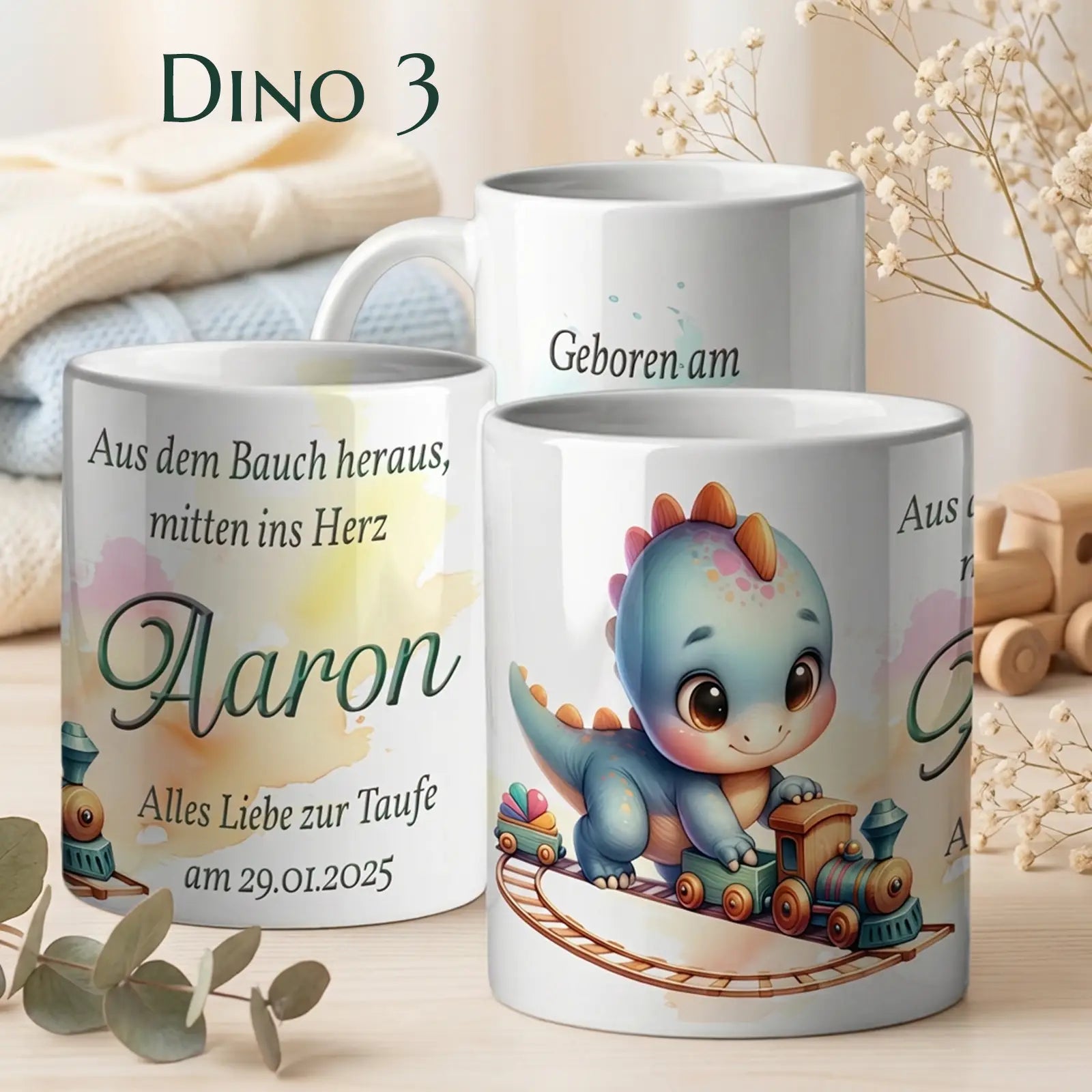 Hochwertige personalisierte Tasse als Geschenk zur Taufe oder Geburt – stilvolles Taufgeschenk mit Namen und Datum, verziert mit Dino-Motiv