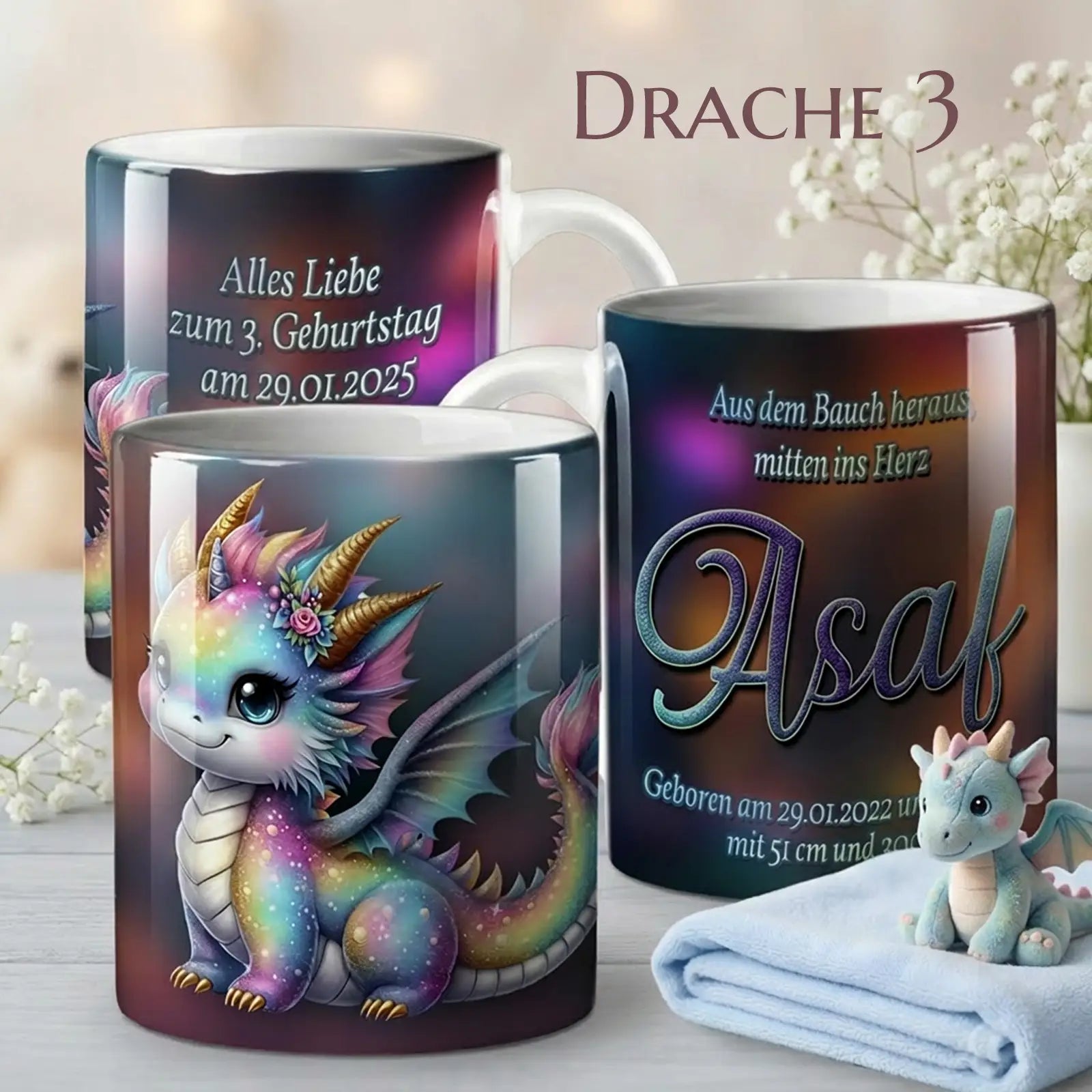 Detailreiche personalisierte Tasse als Geschenk zur Taufe oder Geburt – individuelles Taufgeschenk mit Namen und Datum im Drachen-Stil