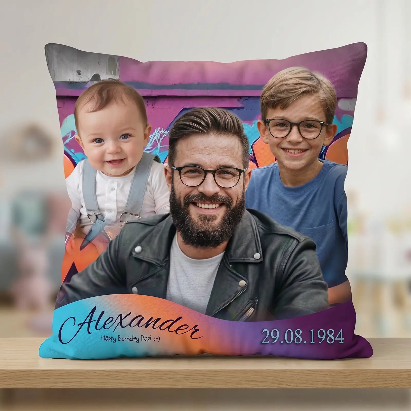 Geschenk für jeden Anlass - originelles Kissen mit personalisierten Fotos für besondere Momente.