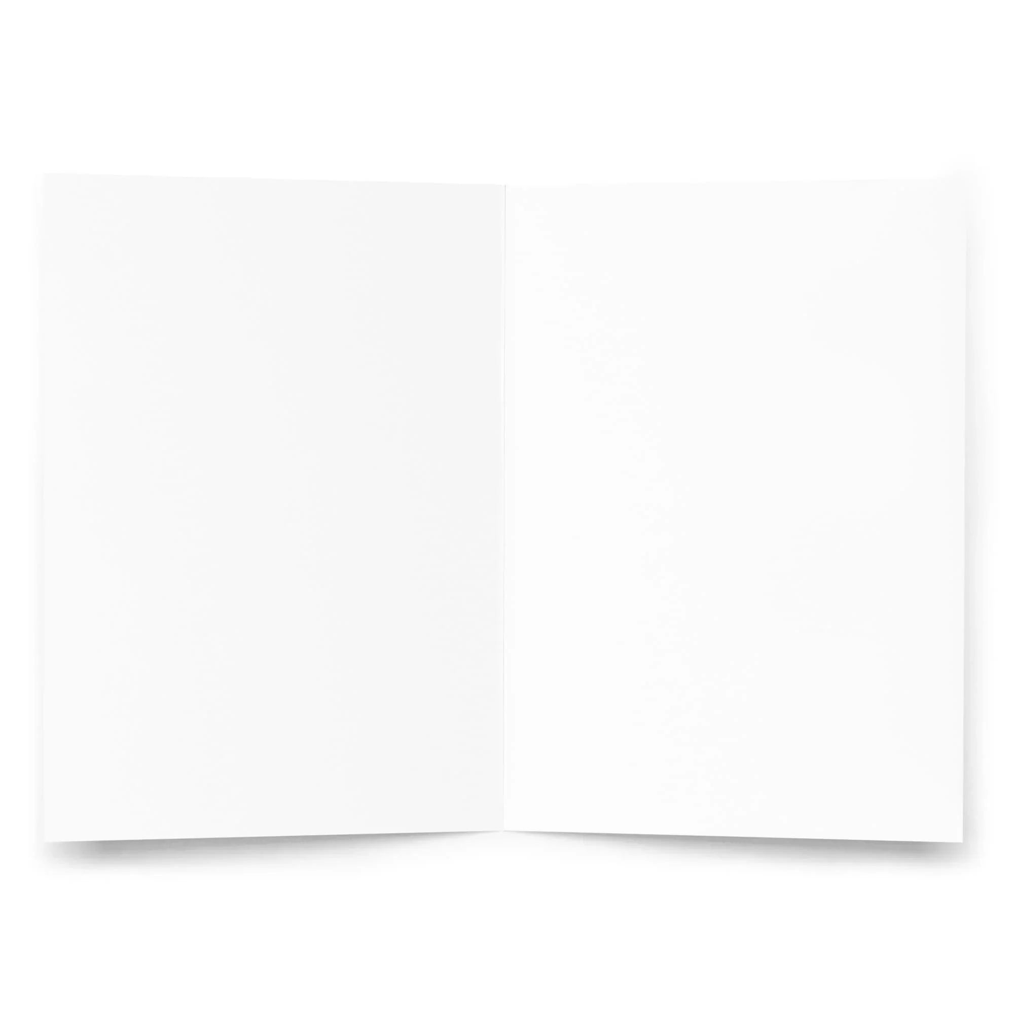 Leere aufgeschlagene Grußkarte auf weißem Hintergrund, offene Innenseite, minimalistisch