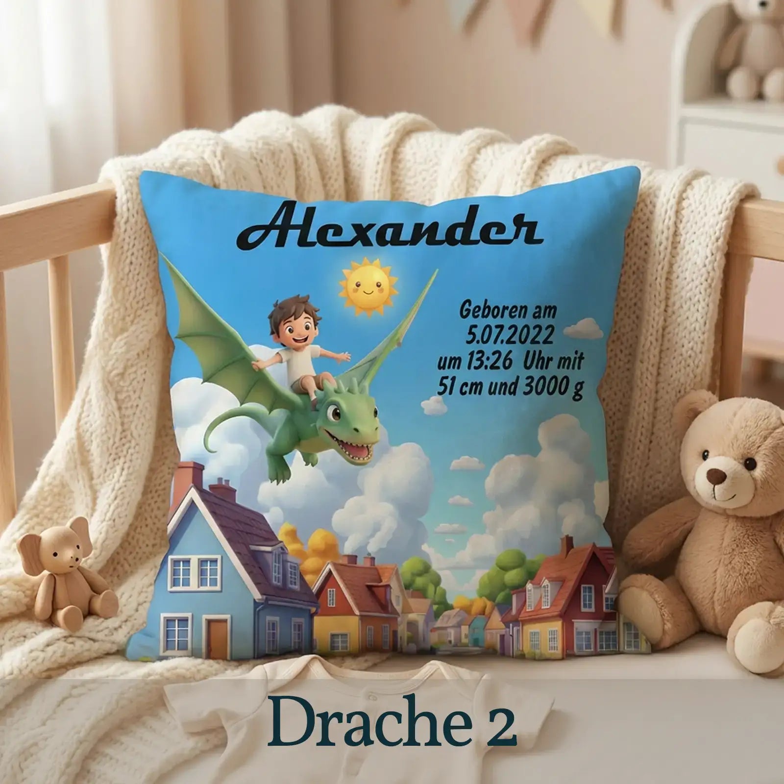 Kinderkissen mit Jungen auf grünem Drachen, bunte Häuser, Geburtsdaten, blauer Himmel