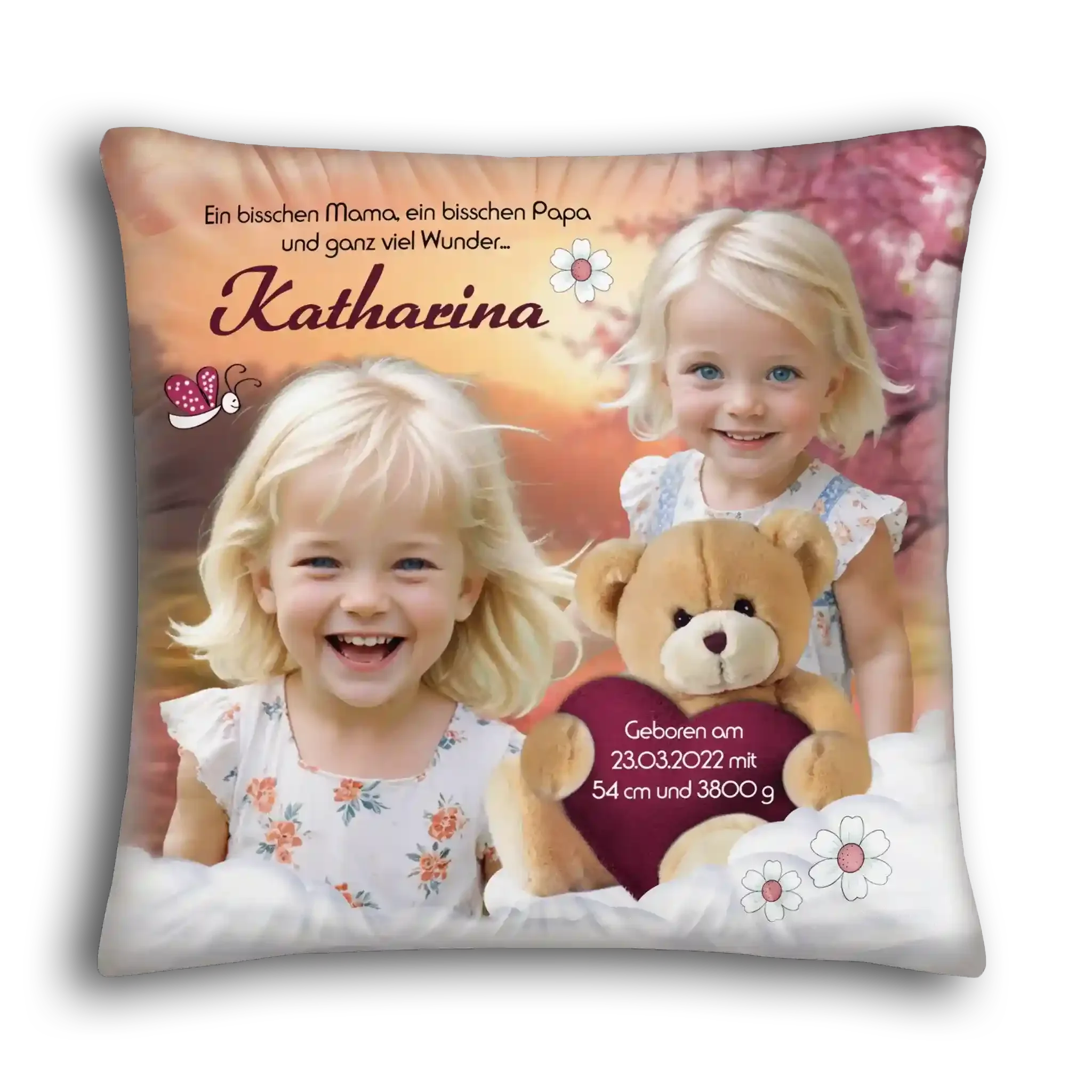 Personalisierte Kissen Geburtsgeschenk mit Mädchenfoto, Teddybär, Name Katharina, Geburtsdaten und Blumendekor.
