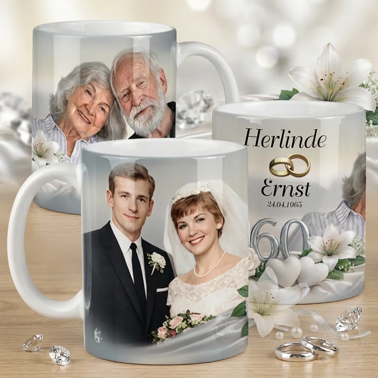 Zeitlos elegante Tasse in drei Ansichten zur 60-jährigen Hochzeit mit passendem Hochzeitsfoto und Paarportrait auf weißem Hintergrund.