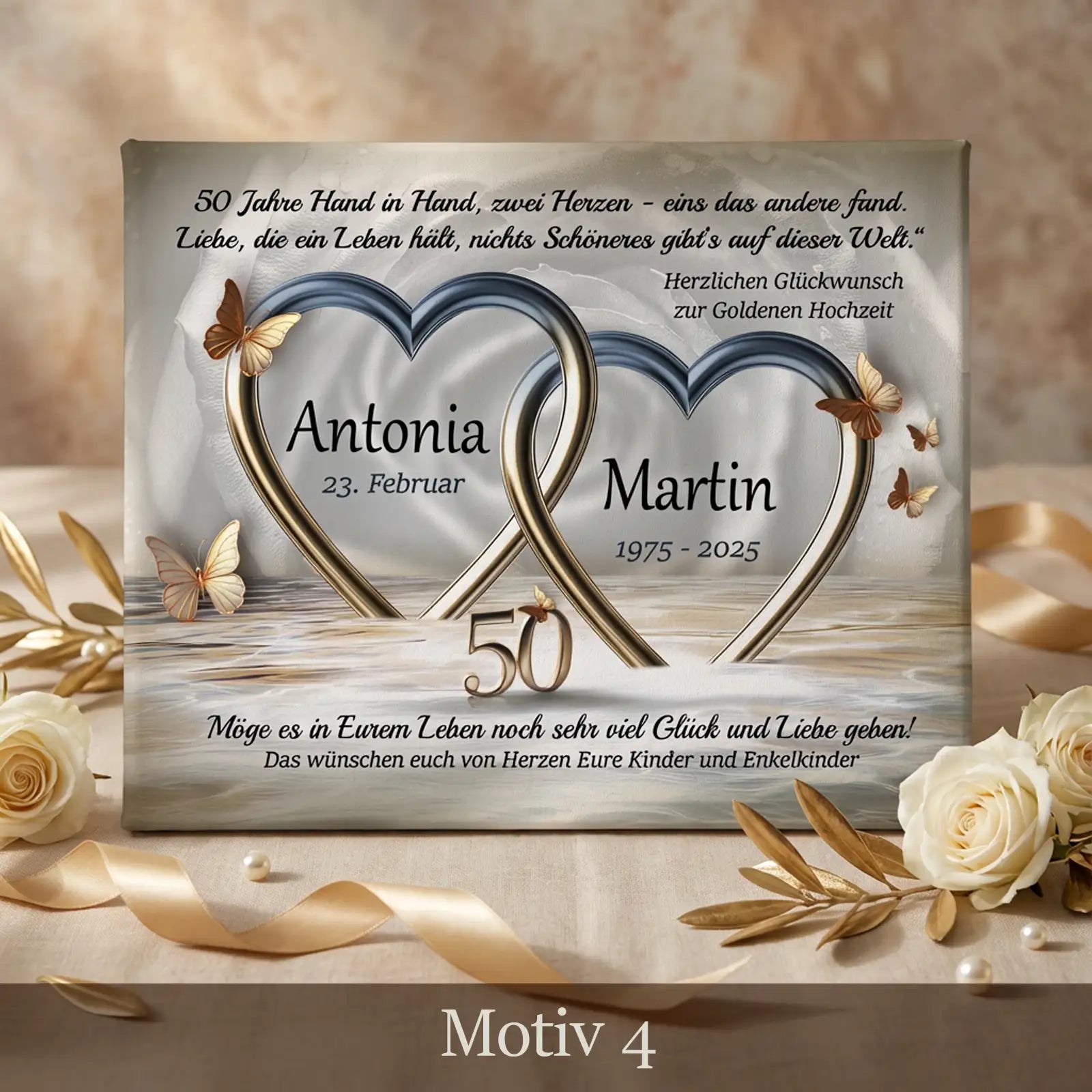 Personalisierbare Leinwand zur goldenen Hochzeit mit Herzform, Eheringen, Namen und Datum in Silber-Gold Optik