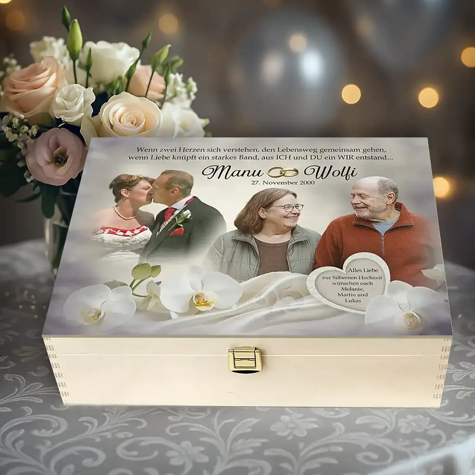 Personalisierte Holzbox zur Silberhochzeit mit Paarfotos, Gravur und Orchideen-Dekor