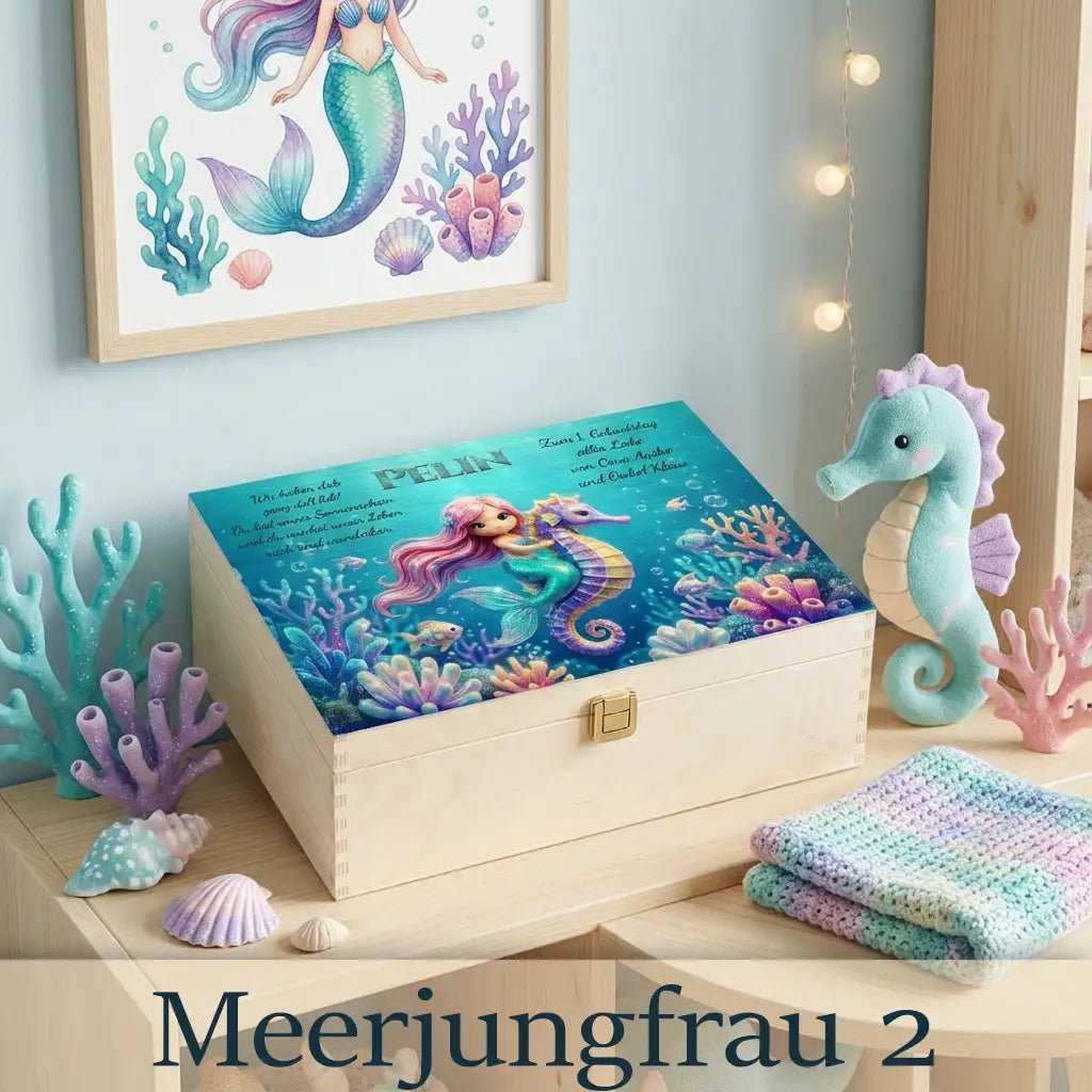 Personalisierte Holzbox Baby mit Meerjungfrau, Seepferdchen und Korallen, Geburtstagsmotiv
