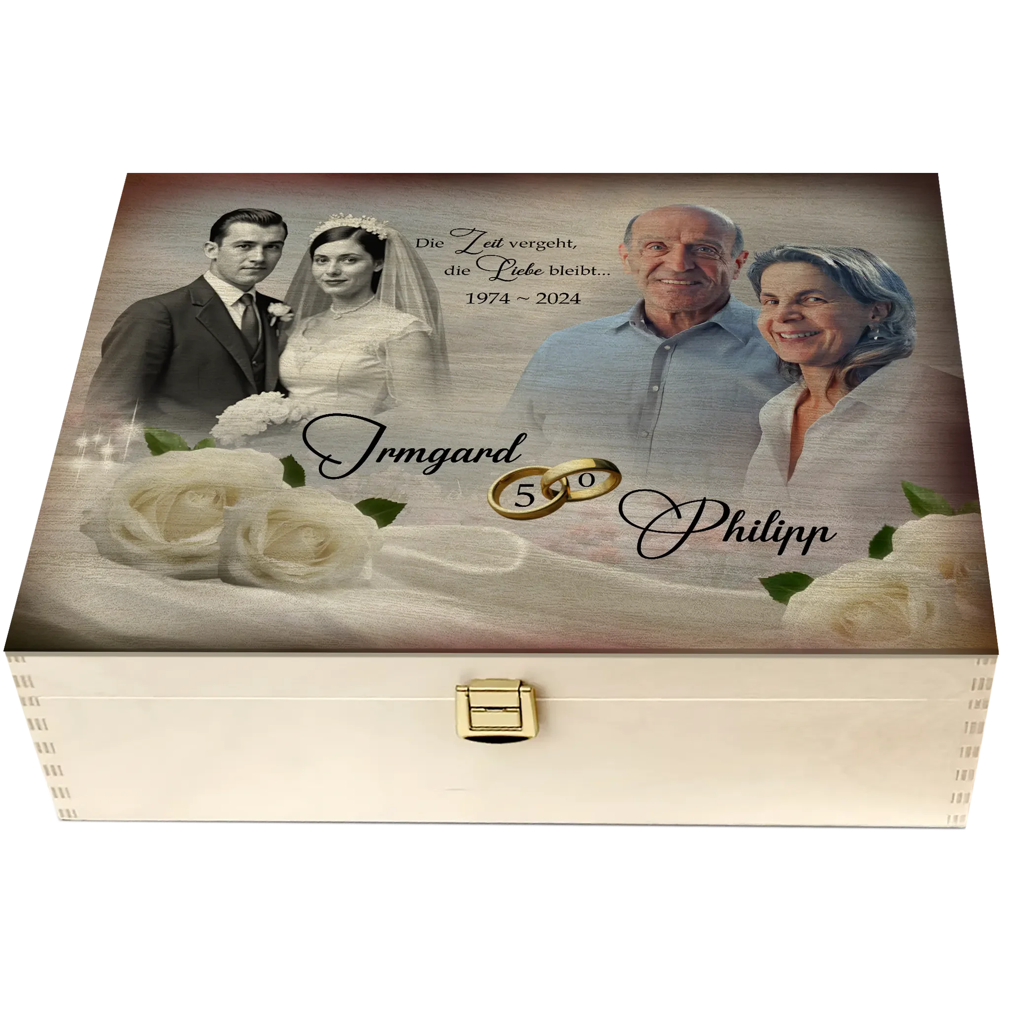 Personalisierte Holzbox zur goldenen Hochzeit mit Hochzeitsfotos, weißen Rosen und Ringen