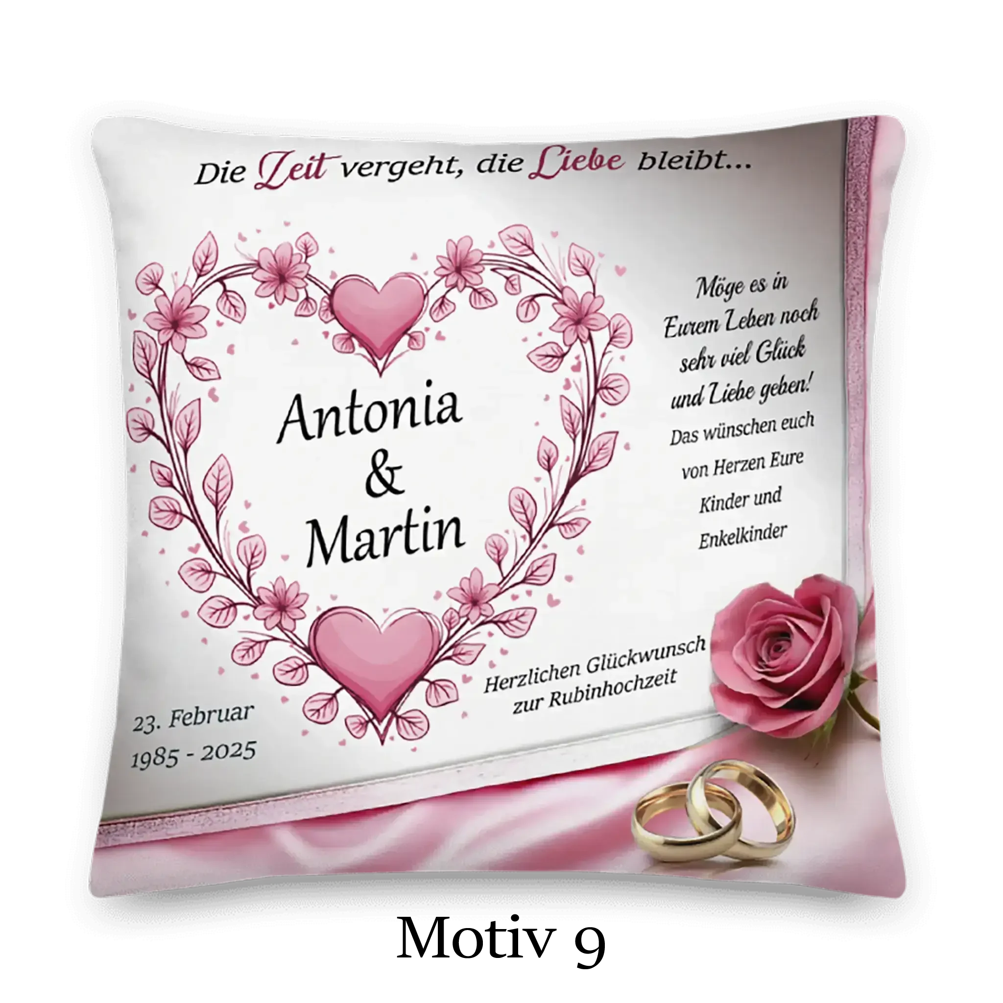 Personalisierte Kissen zur Rubinhochzeit mit Herz, Blumen, Namen, Datum, Rose und Ringen.