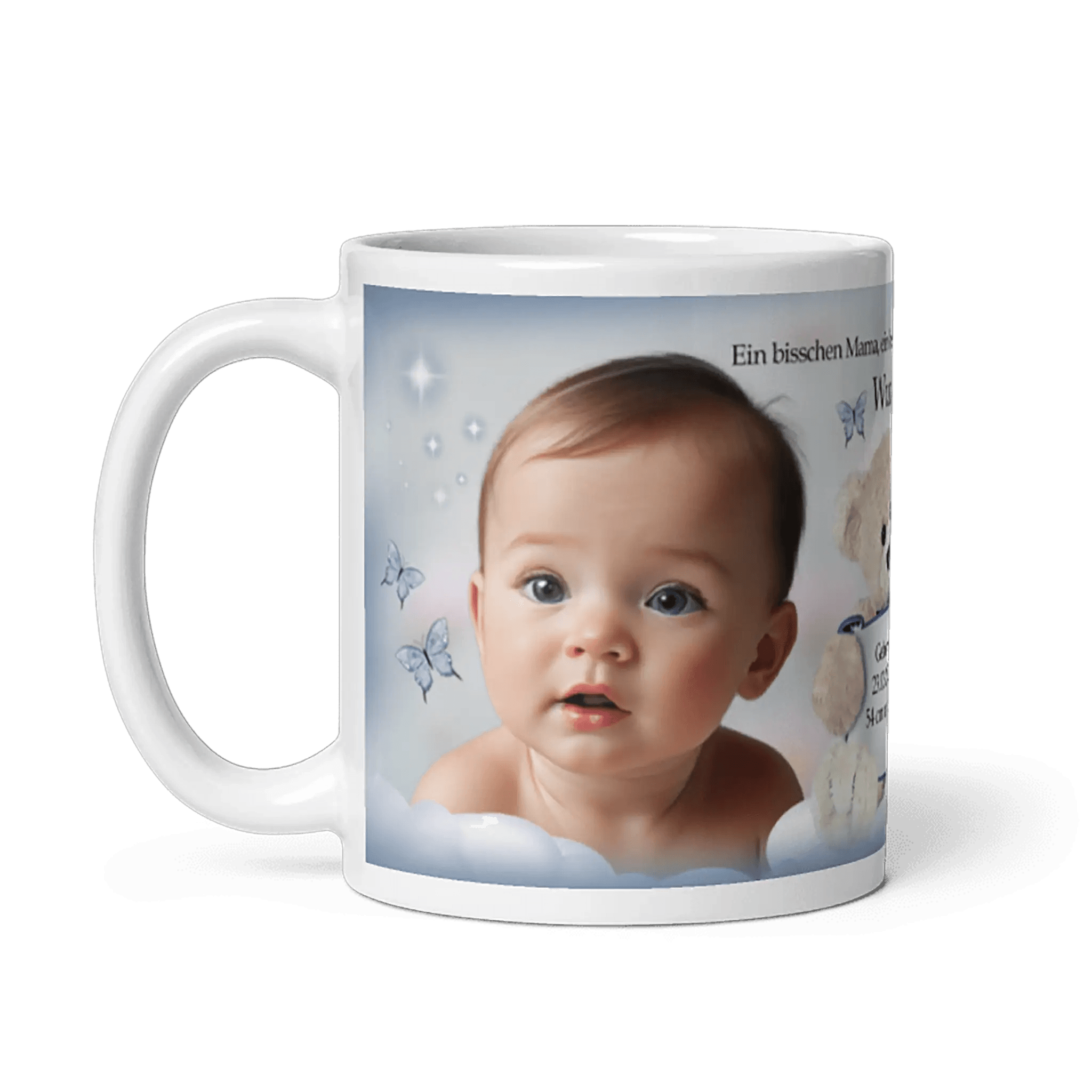 Weiße Tasse mit Babyfoto, Schmetterlingen und Bär als Geschenk zur Geburt oder Taufe