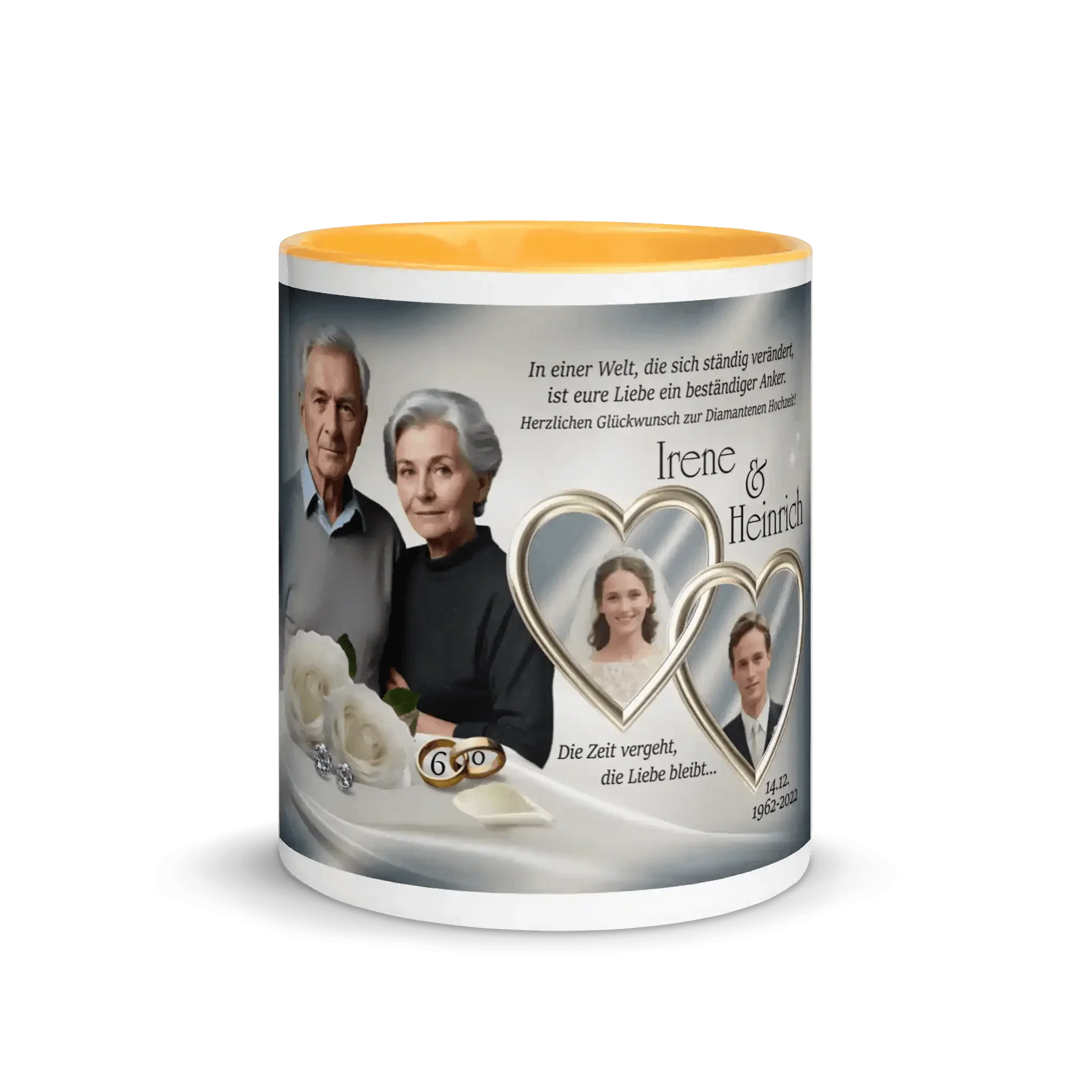Personalisierte Tasse zur Diamantenen Hochzeit mit Fotos, goldenen Herzen und Blumendeko