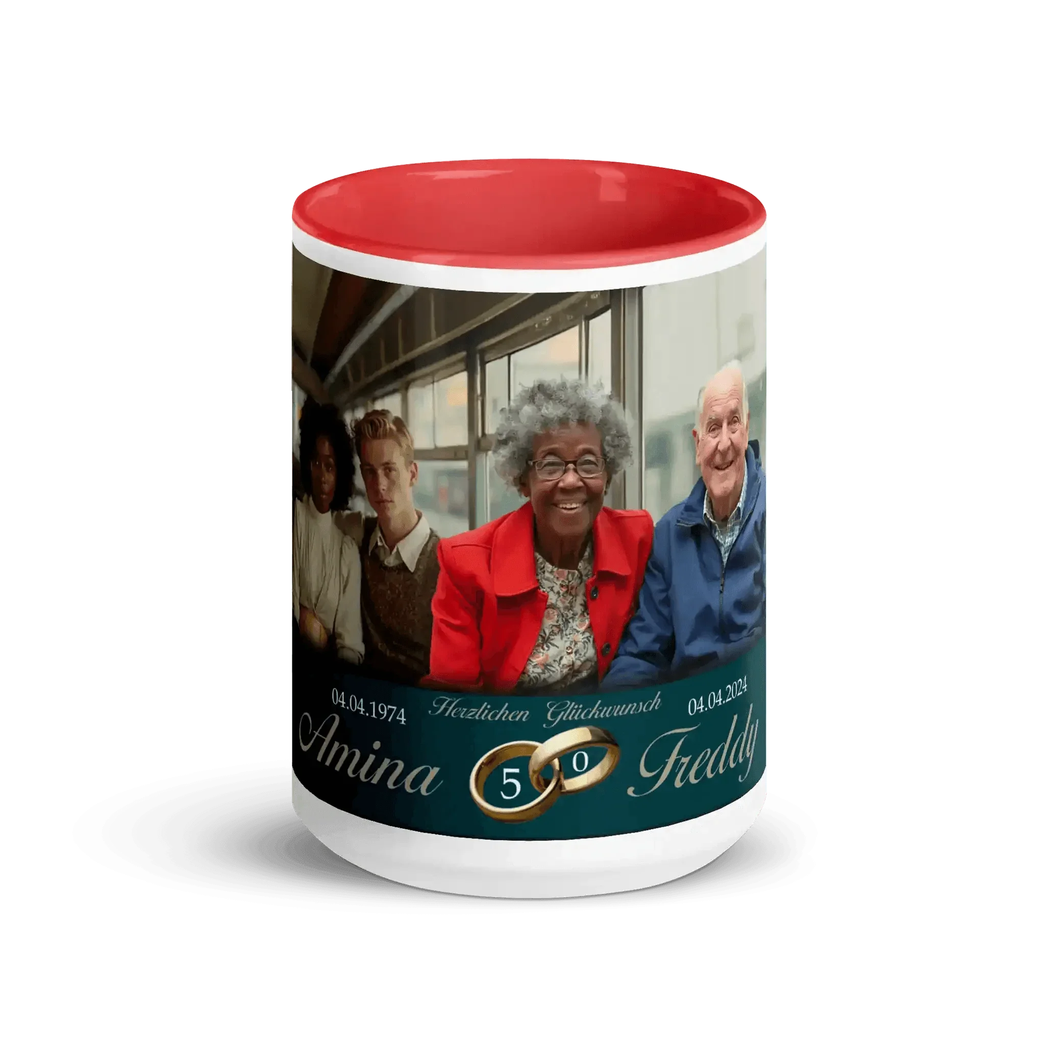 Rote personalisierte Tasse mit Hochzeitsmotiv, Foto älteres Paar, goldene Ringe, Jubiläum
