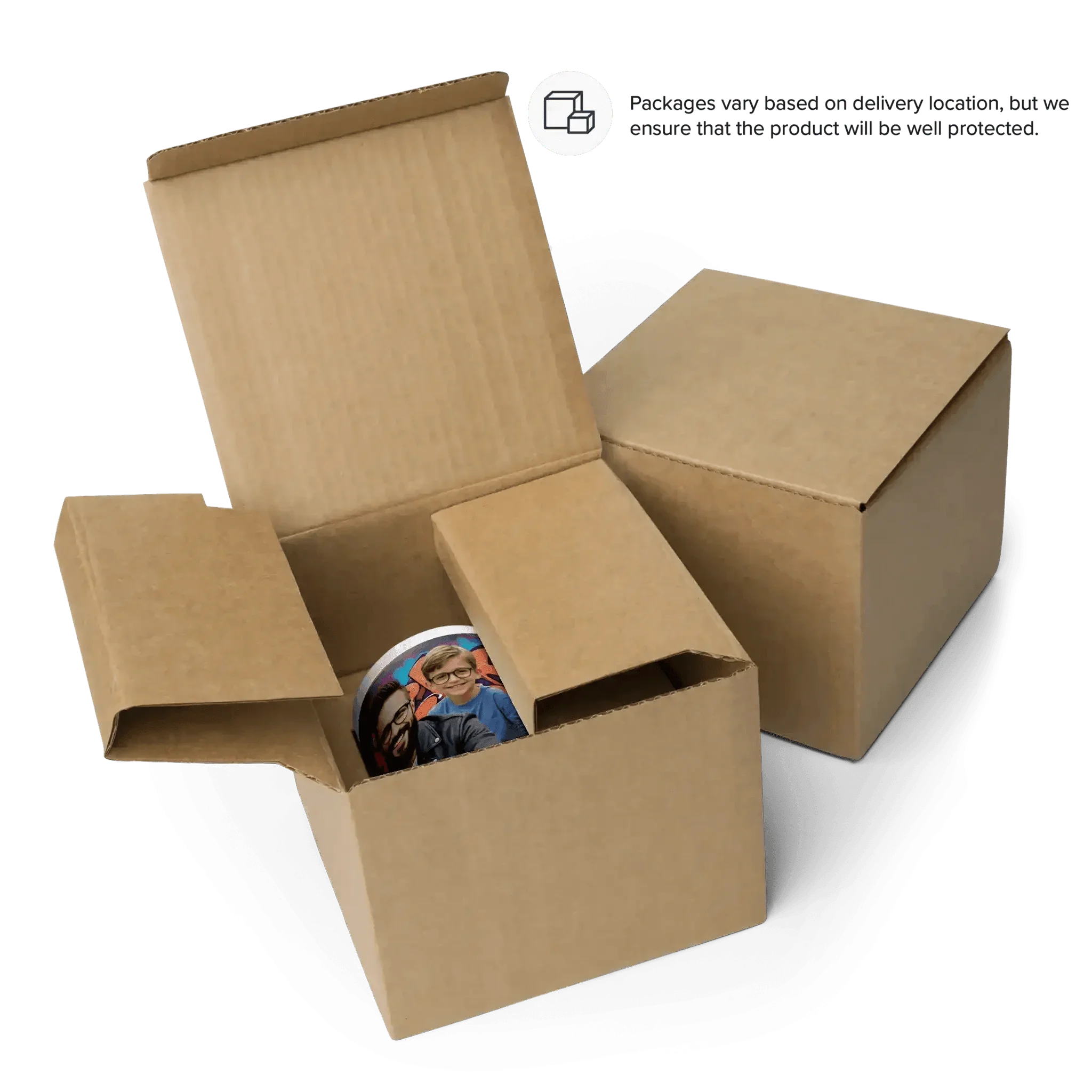 Personalisierte Fototasse schwarz in offener Versandkarton Verpackung