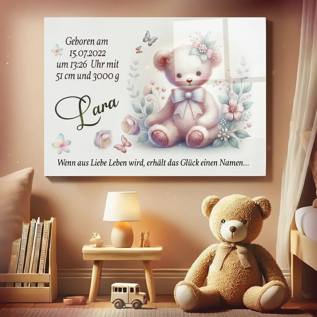 Acrylglasbild für Kinderzimmer. Mit einem kleinen Teddybären, Geburtsdaten und Namen und einem Spruch