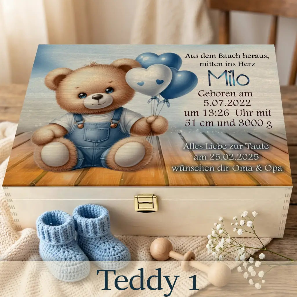 Holzbox Baby Taufe mit süßem Teddy, blauen Luftballons und persönlicher Gravur für Jungen