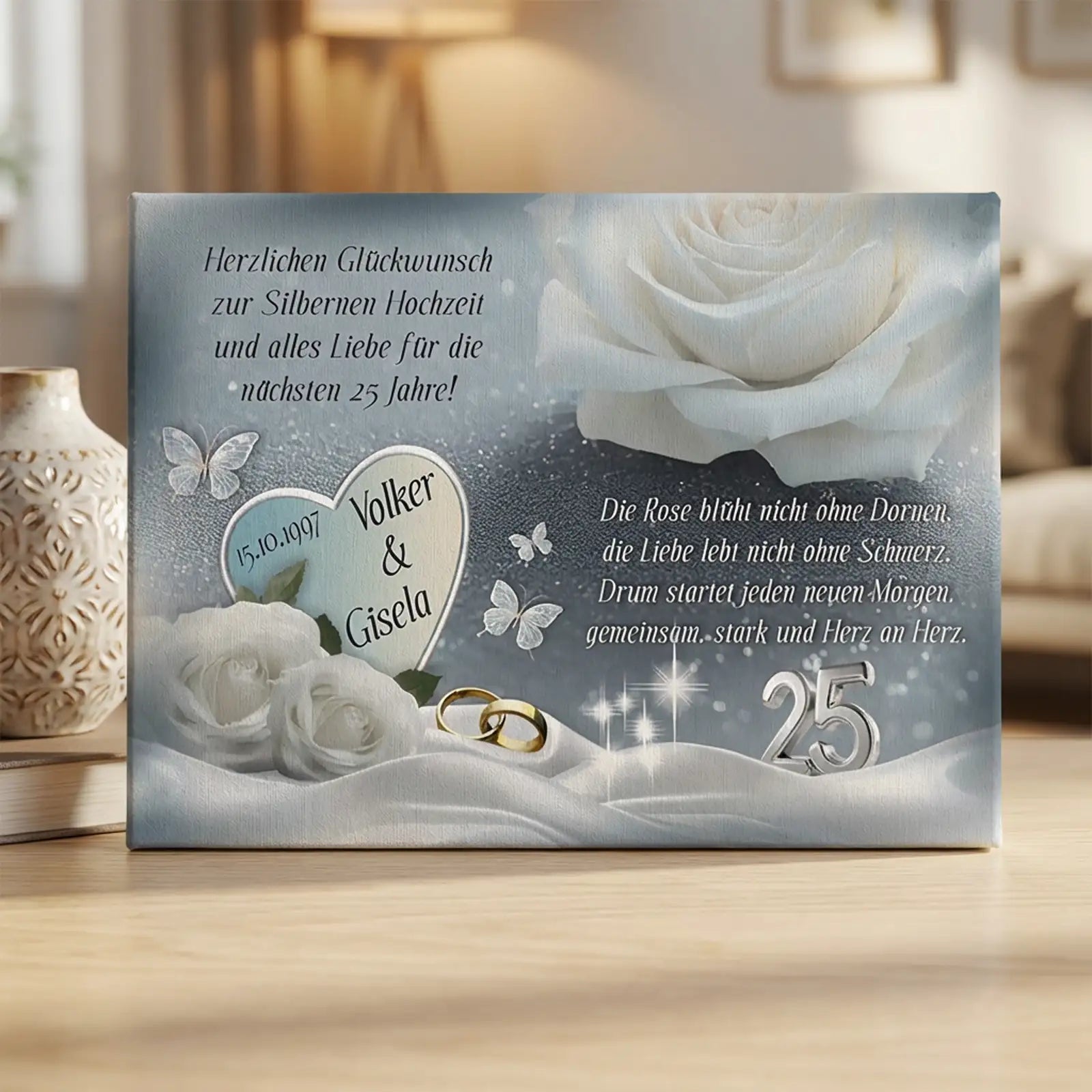Leinwand Silberhochzeit mit goldenen Herzen, Schmetterlingen und Blumengesteck, personalisiert