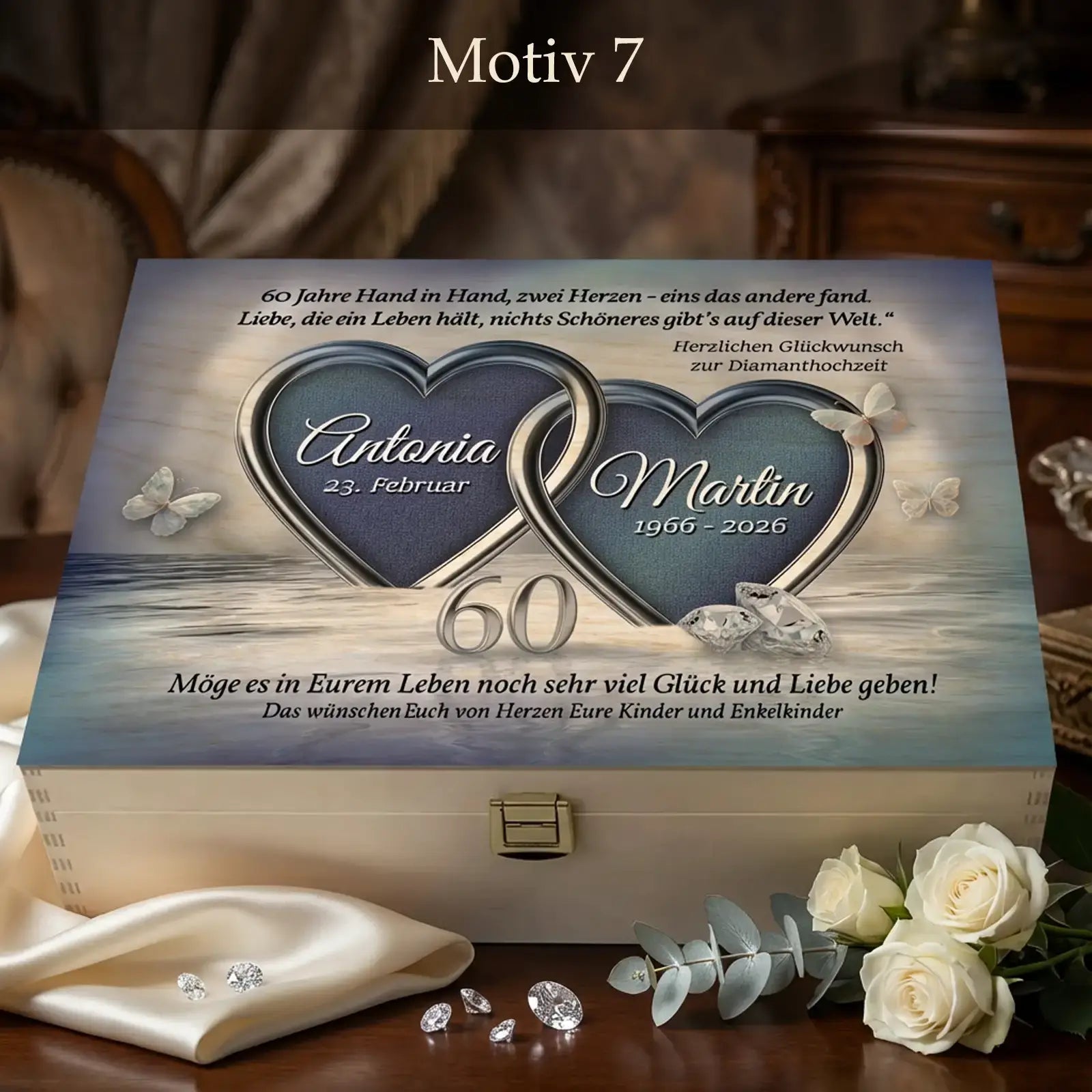 Personalisierte Holzbox als Geschenk zur Diamanthochzeit mit zwei Herzen, Namen Antonia und Martin,. Exklusives Geschenk zum 60. Hochzeitstag.