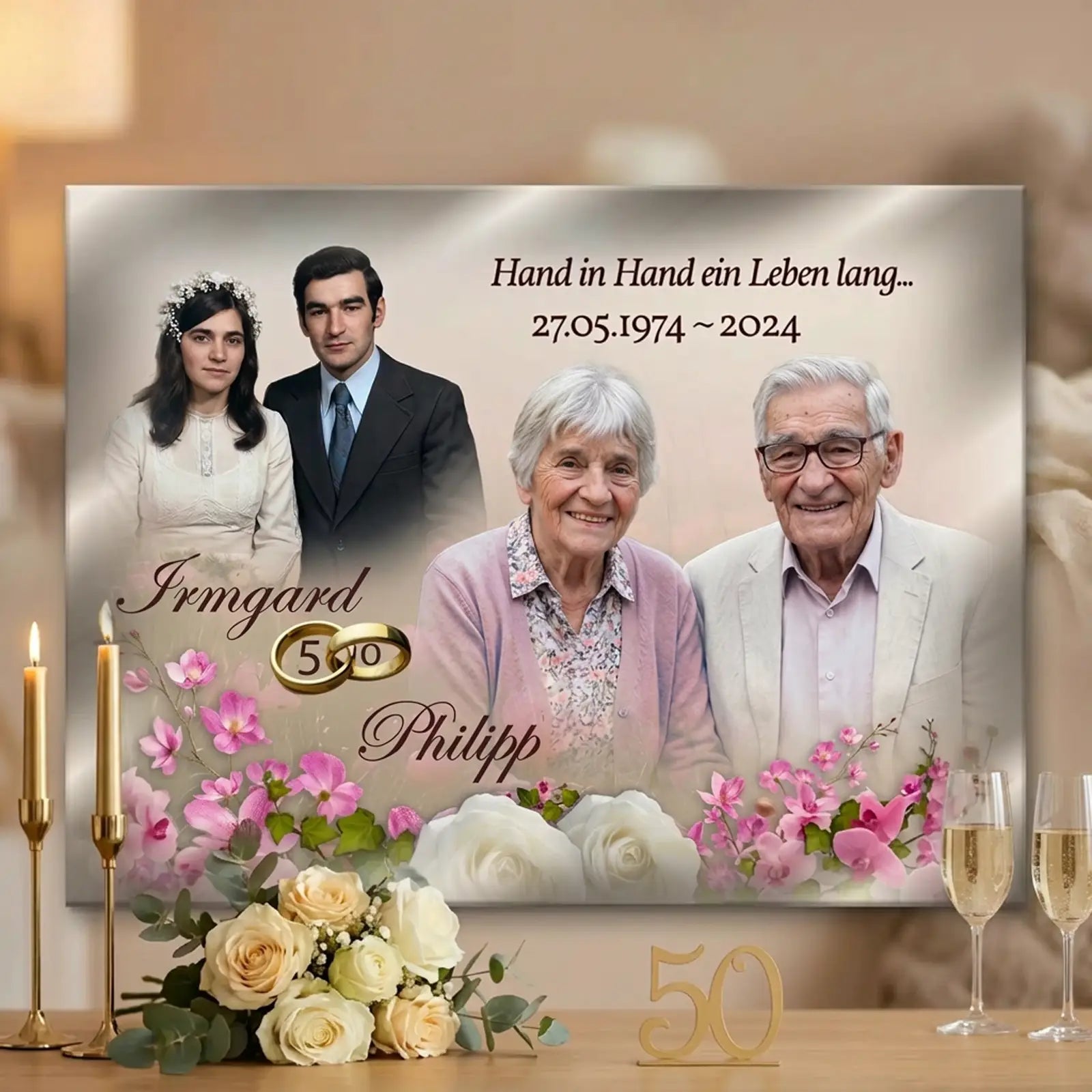 Jubiläums Leinwand zur Goldenen Personalisiertes Geschenk zur Goldenen Hochzeit: Leinwand zum 50. Hochzeitstag mit Fotos des Ehepaares damals und heute, Namen, Datum, Blumen und festlicher Dekoration.