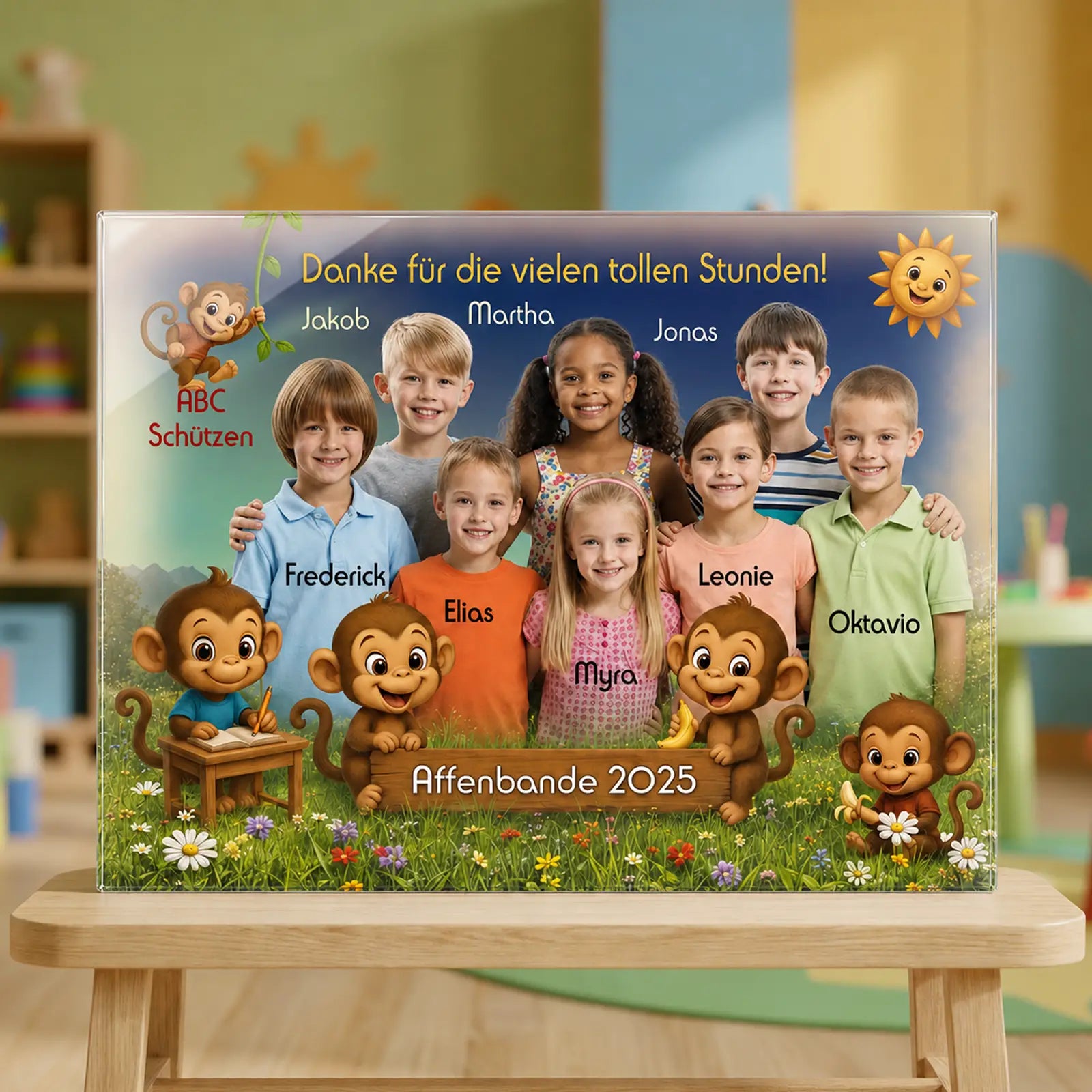 Personalisierbares Acrylglasbild mit Affen-Motiv, Kinderfotos, Namen und liebevoller Dschungel-Optik als Abschiedsgeschenk für Kindergarten, Kita oder Vorschule.