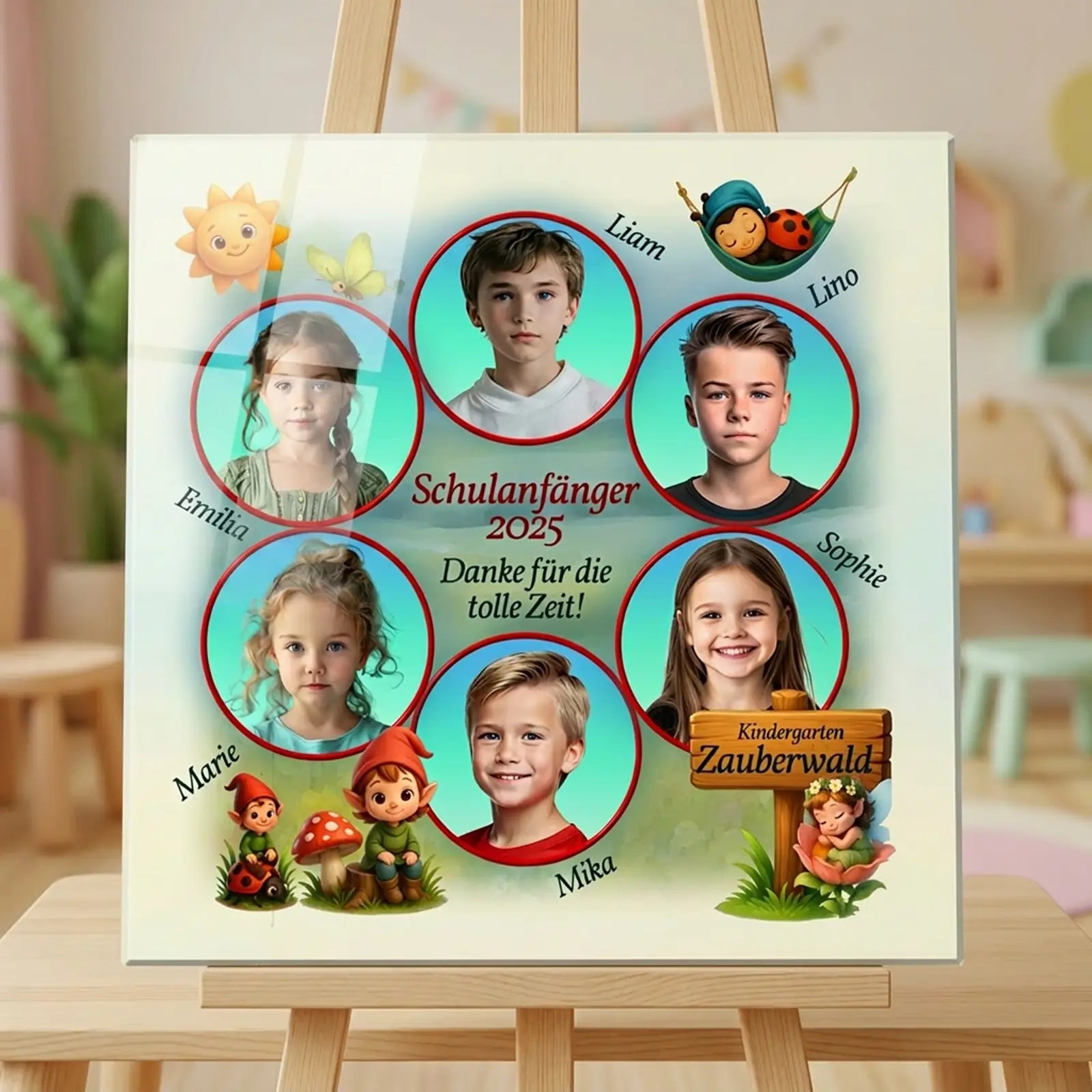 Personalisierbare Leinwand mit Wichtel-Motiv, Kinderfotos und Namen als Abschiedsgeschenk für Erzieherin, Kindergarten oder Kita.