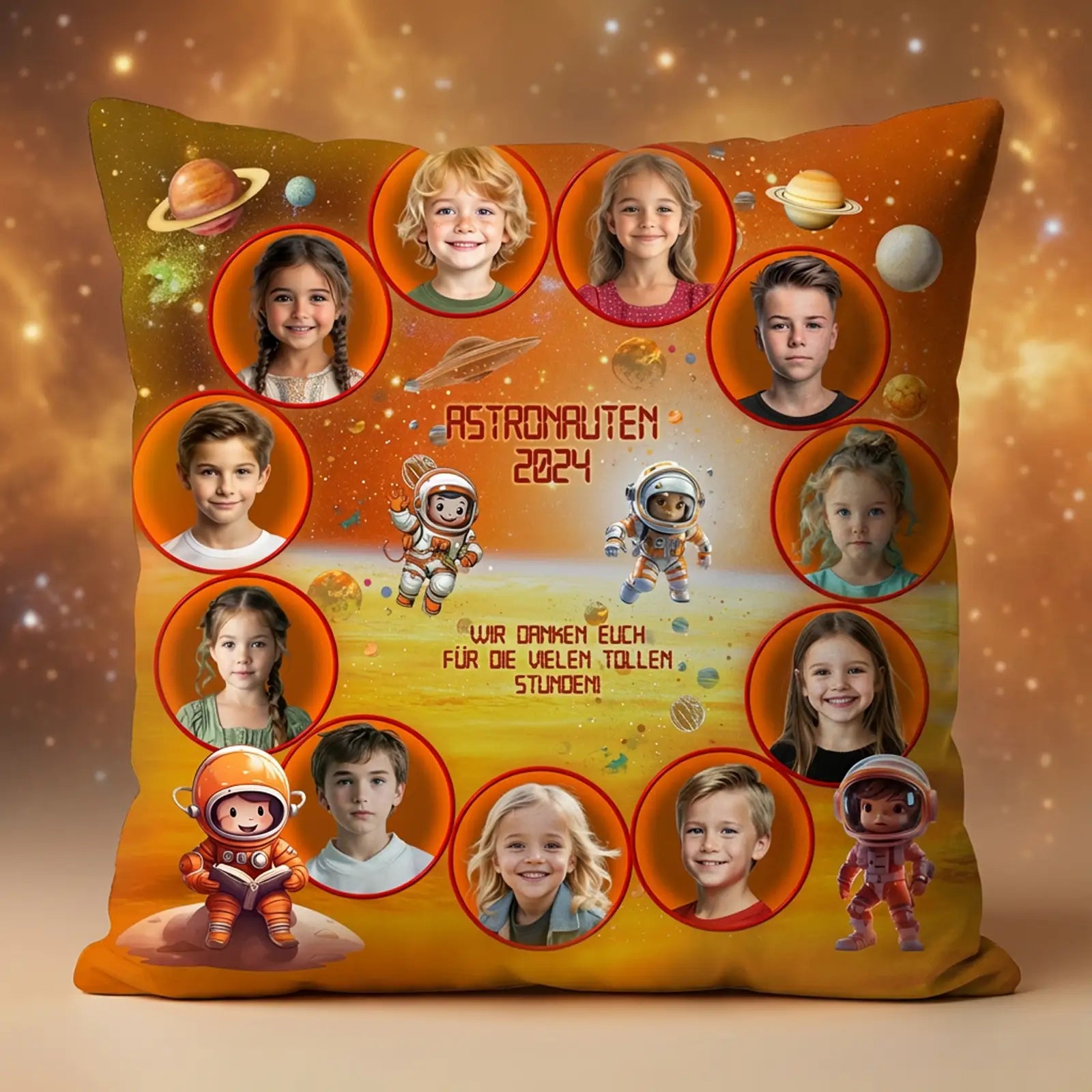 Geschenk Fotokissen Astronauten 2024 mit Kinderfotos für Erzieherinnen zum Abschied vom Kindergarten