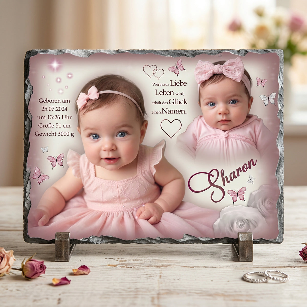 Personalisierte Schieferplatte zur Geburt und Taufe für Mädchen mit Babyfotos, Geburtsdaten und Spruch, bedruckt auf echtem Naturschiefer mit Bruchkante und Standfüßen als Geschenkidee für Eltern und Großeltern