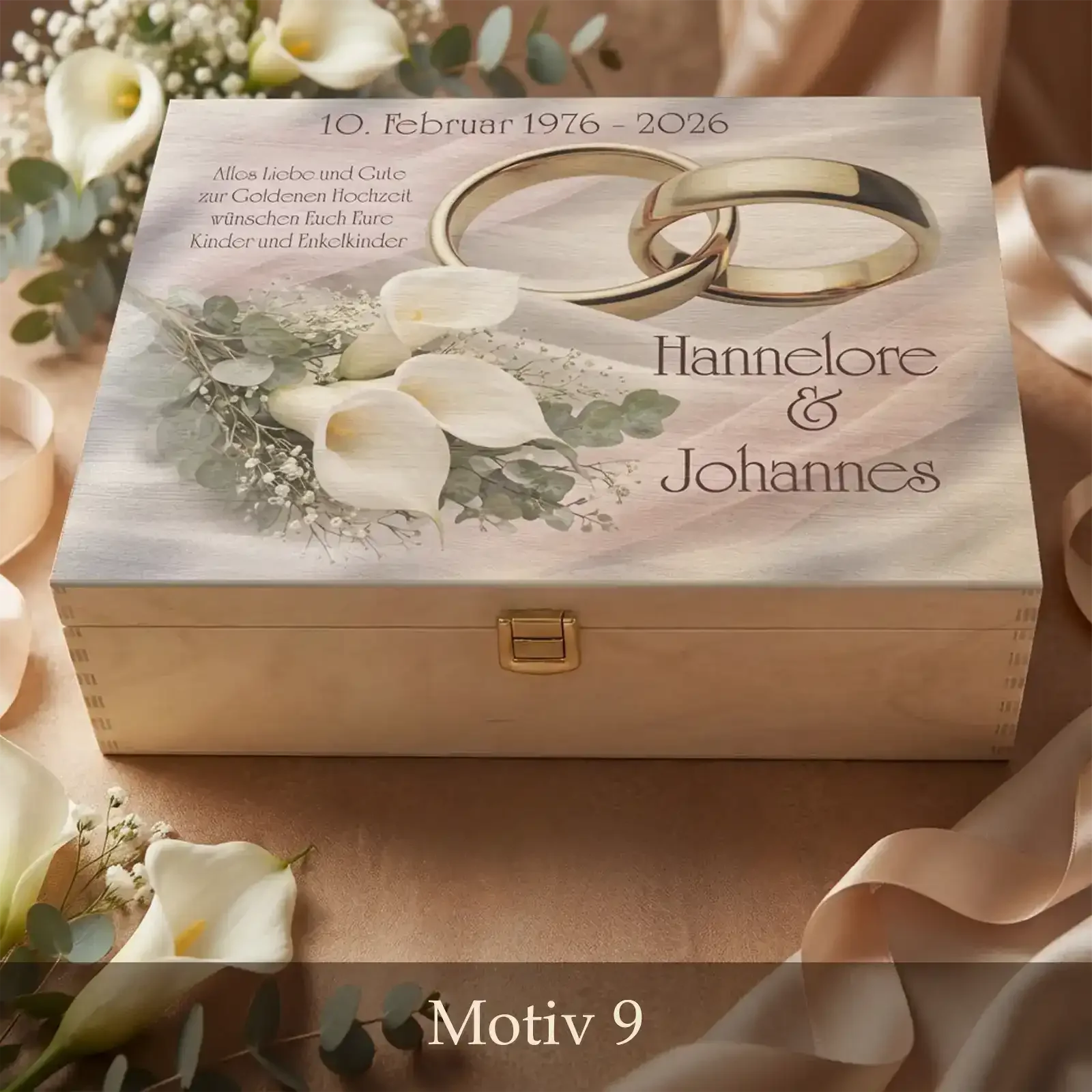 Eine besondere Holzbox als personalisiertes Geschenk zur goldenen Hochzeit, passend zum 50. Hochzeitstag mit einzigartigem Design.

