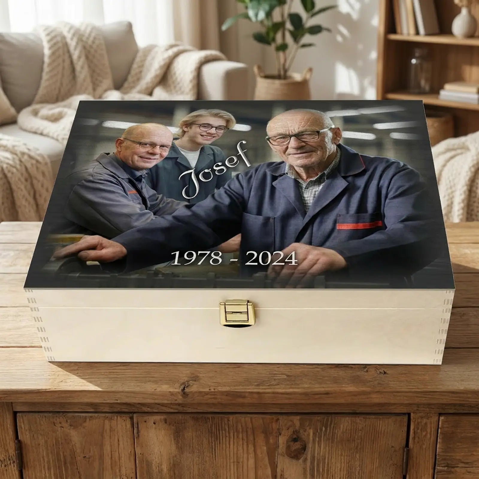 individuelle Holzbox als personalisiertes Geschenk für alle Anlässe, mit Foto und Name hochwertig gestaltet