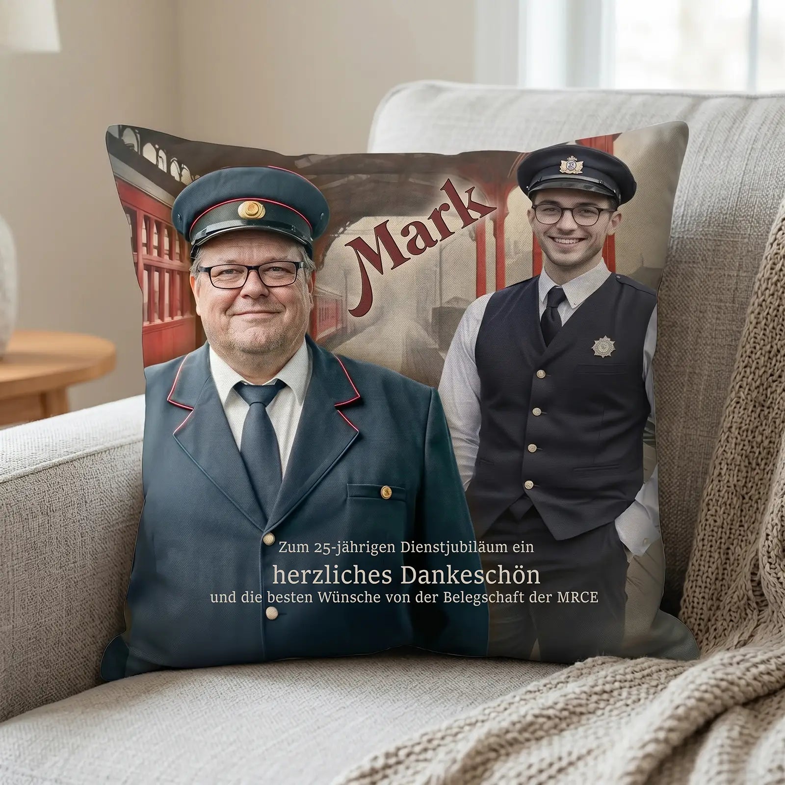 Geschenk für jeden Anlass - originelles und einzigartiges Kissen mit Bildern von zwei Männern in Uniform.