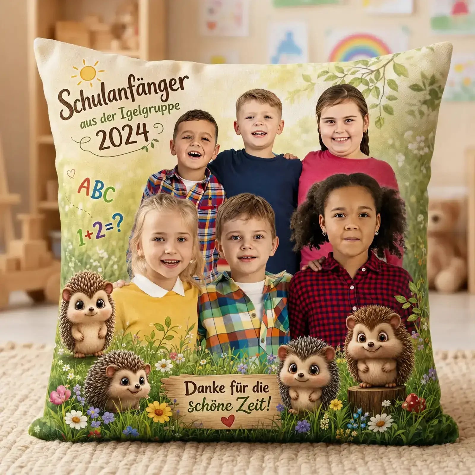 Geschenk zum Kindergarten-Abschied – Fotokissen mit Gruppenfoto und Namen der Vorschulkinder 2024.