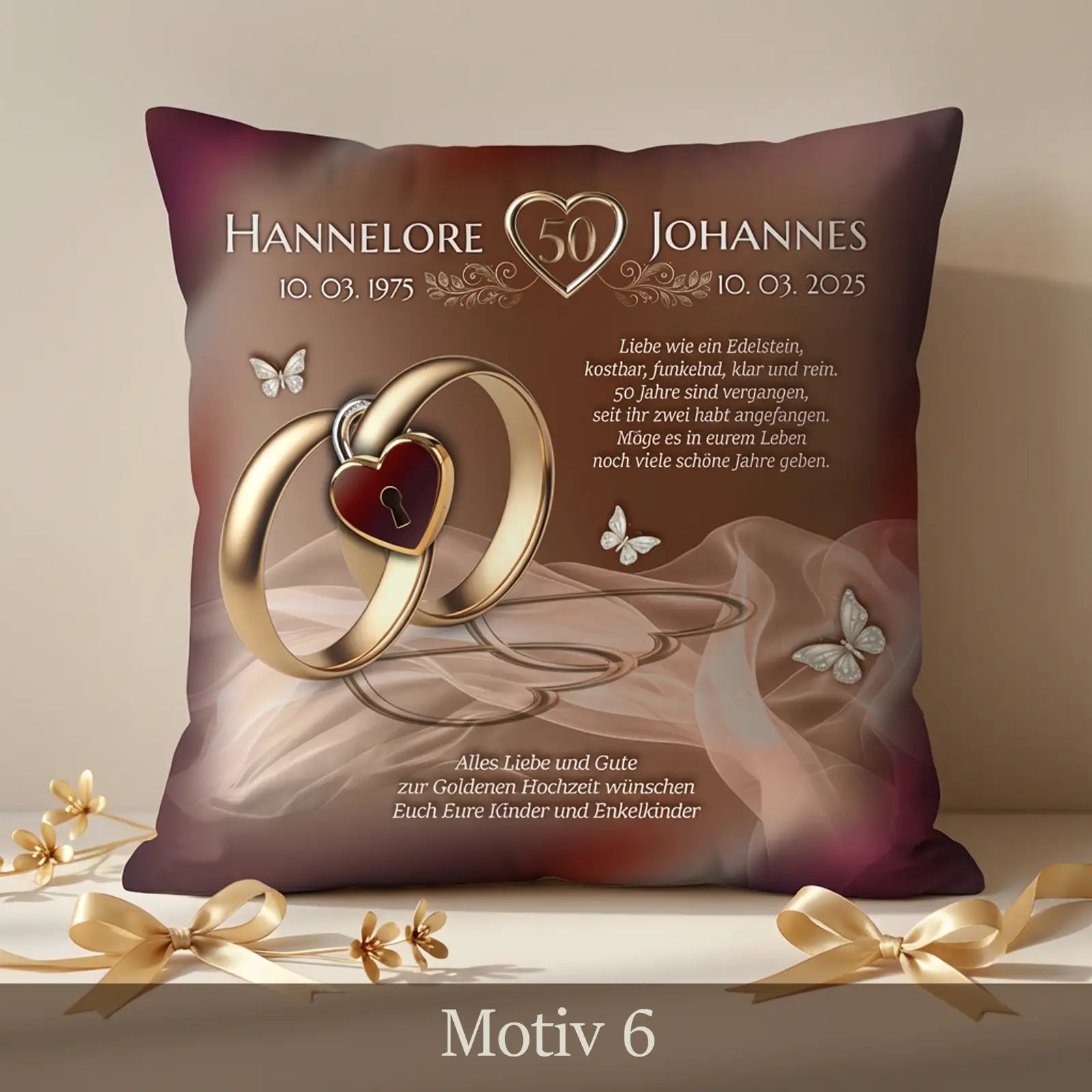 Geschenk zum 50. Hochzeitstag. Individuelles Kissen zur Goldhochzeit mit Namen und Datum gestaltet.