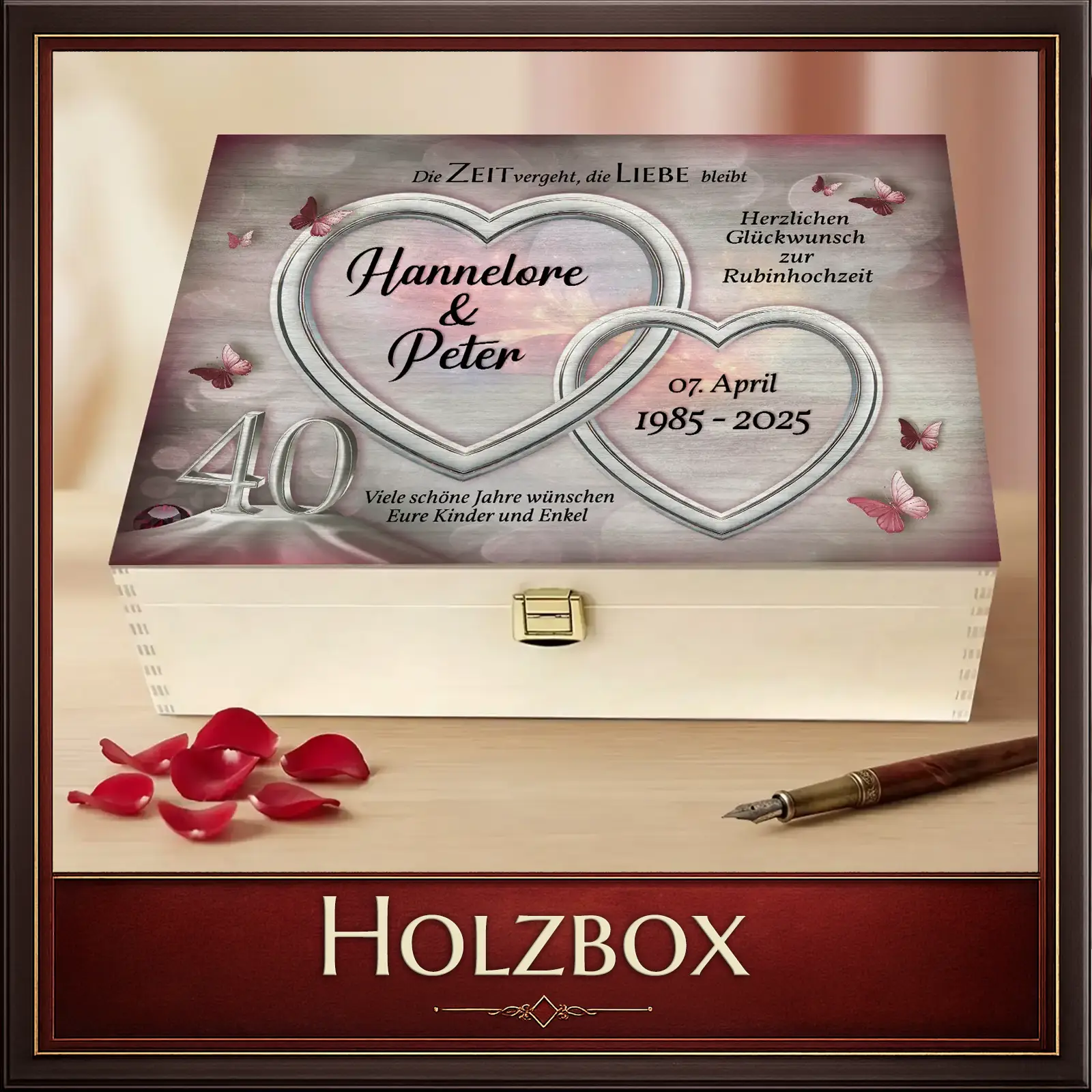 Personalisierte Holzbox zur Rubinhochzeit mit Herzen, Schmetterlingen und Namen für 40 Jahre Liebe