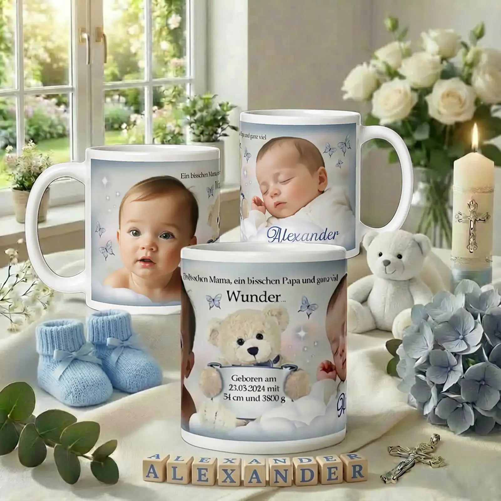 Personalisierte Babytasse zur Geburt mit Foto und Namen Alexander – Geschenk für frischgebackene Eltern, liebevolles Motiv mit Teddy und Schmetterlingen